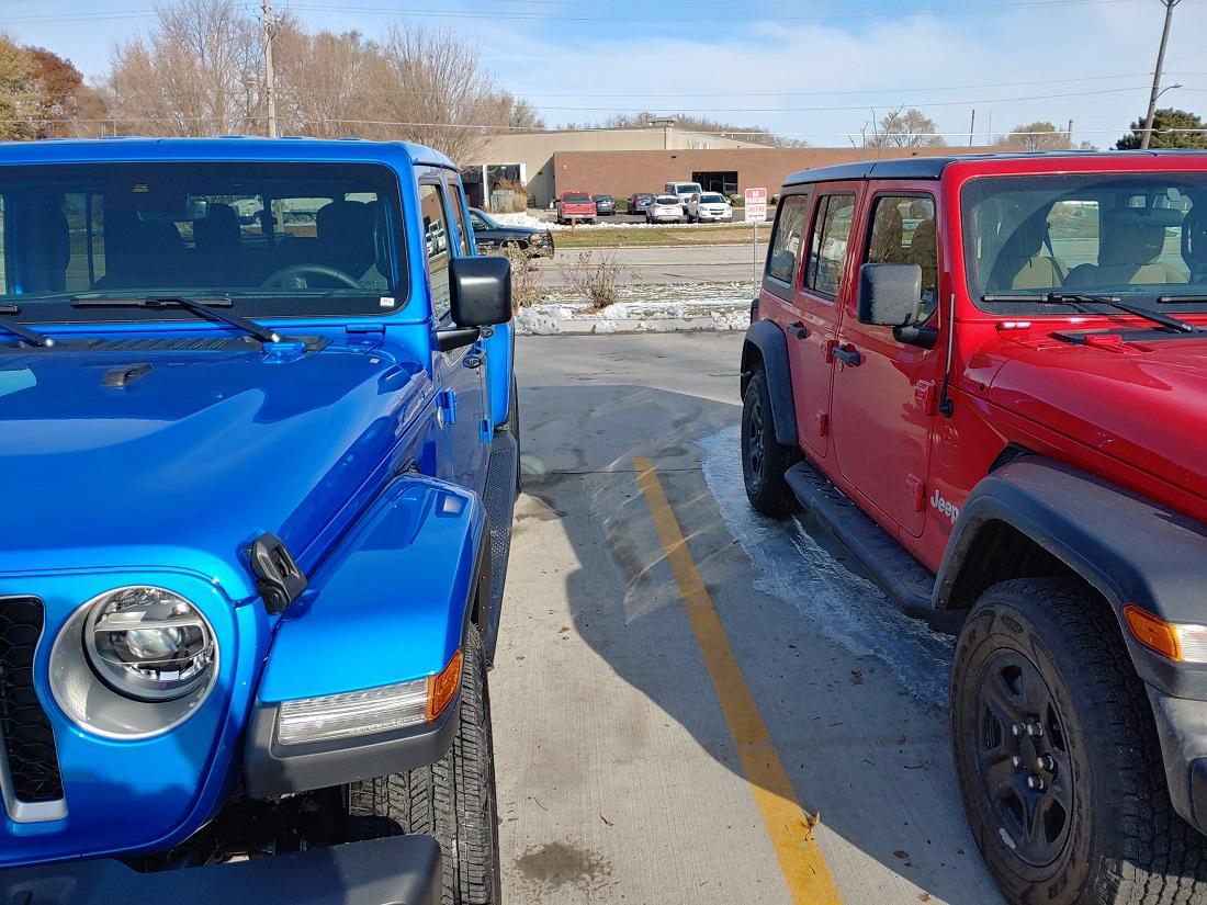 Jeep Gladiator Jeeps Parking Next To Jeeps 20191115_101231_HDR