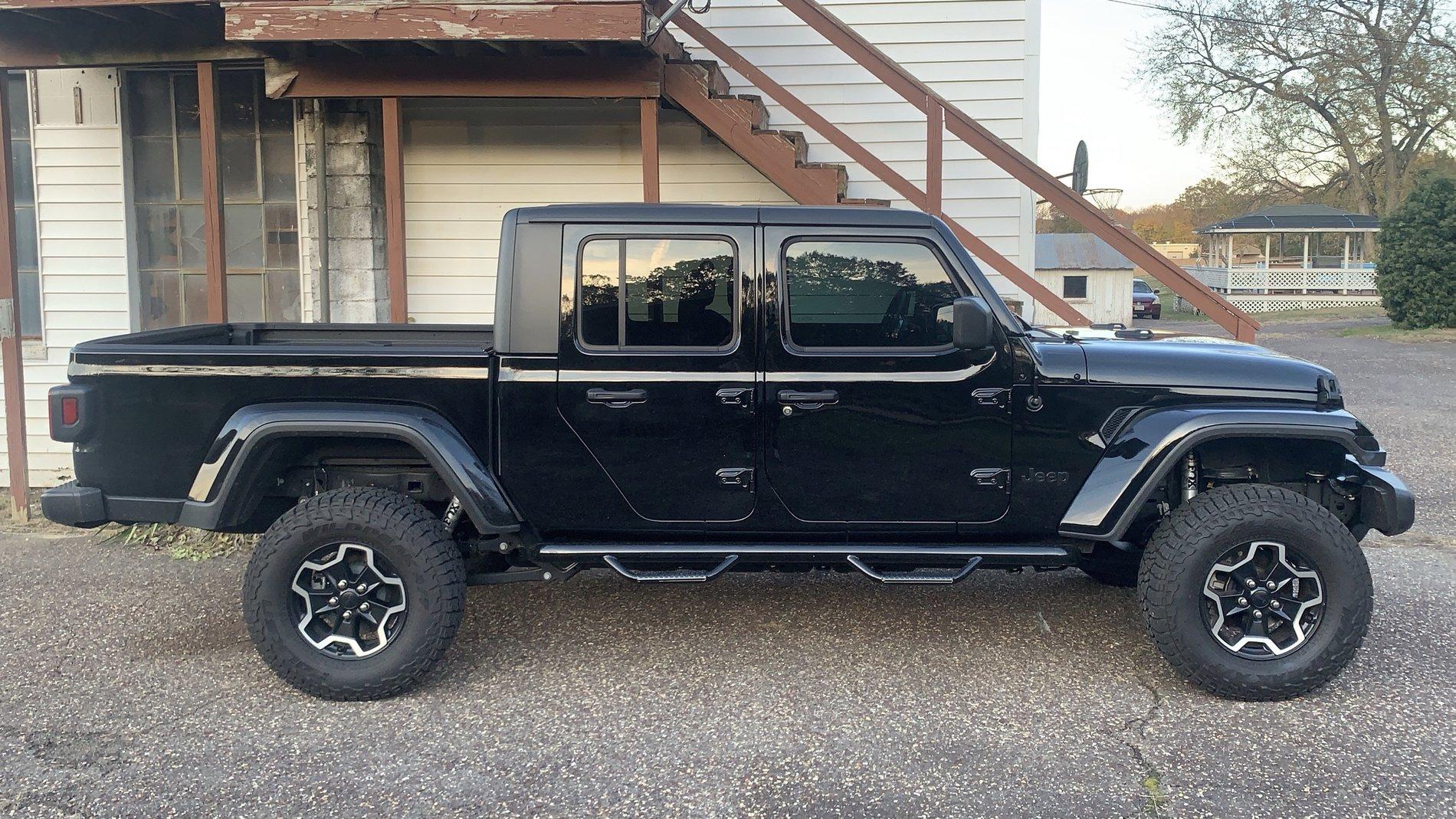 Jeep Gladiator For sale: Recently installed NFAB side steps 07916C6D-57CE-4176-BD5E-43901E3851E5