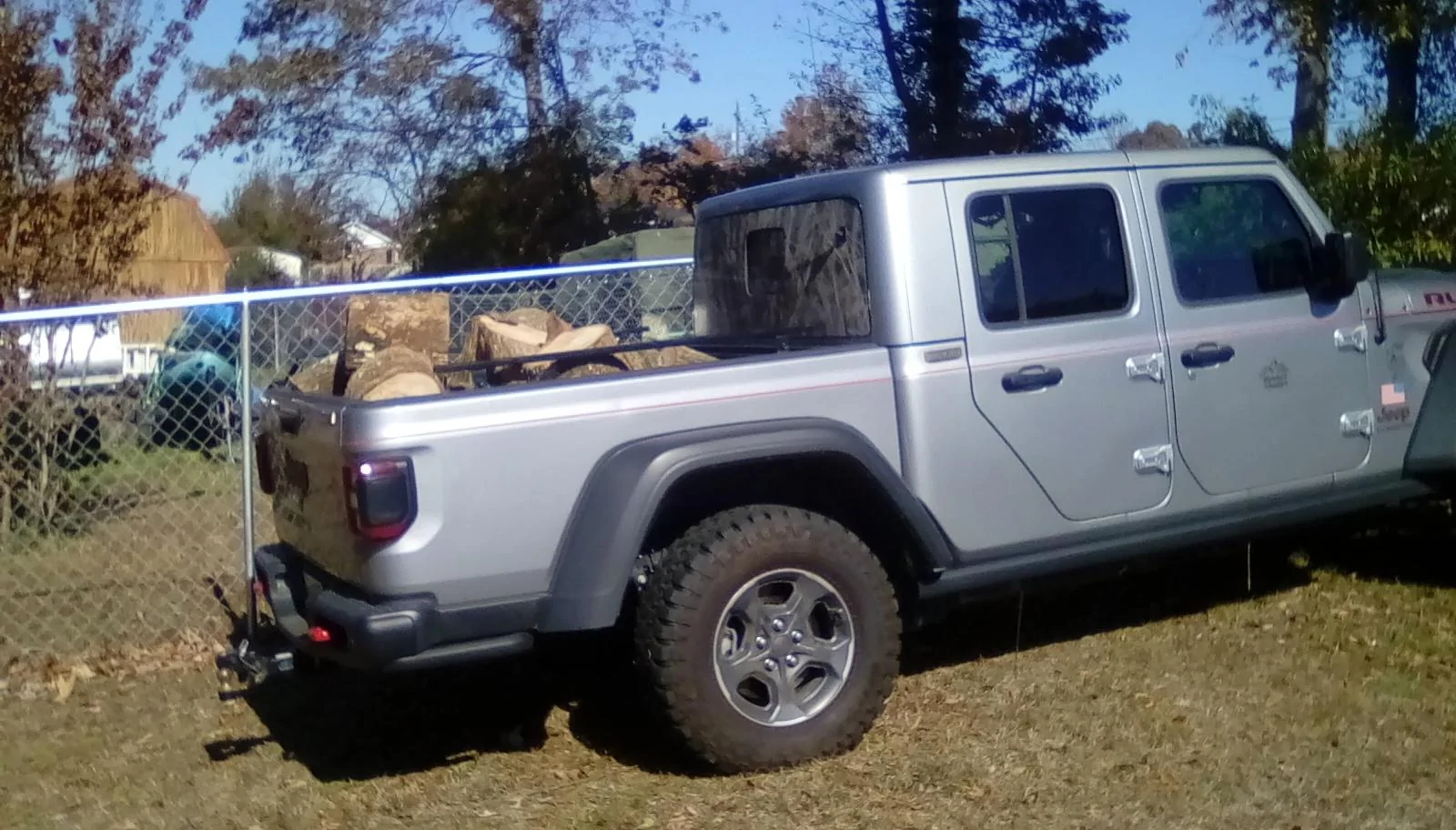 Jeep Gladiator Jeep and fire wood IMG_20191116_114217