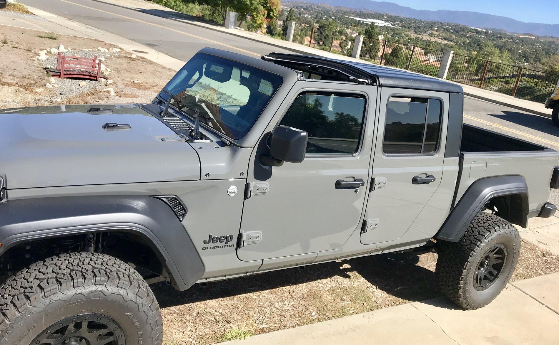 Jeep Gladiator STING GRAY Gladiator JT Club AEF82D19-1EA8-4EC0-91DC-AF3EAB0D9039