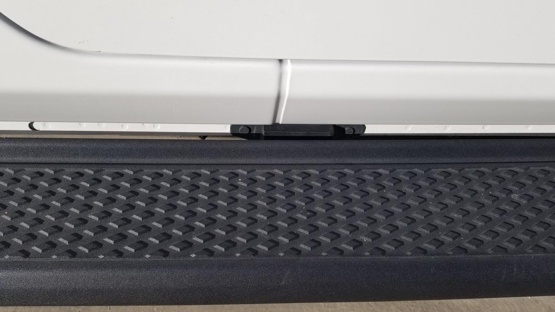 Jeep Gladiator JT Overland - alternative to stock "running boards" 20191118_144156
