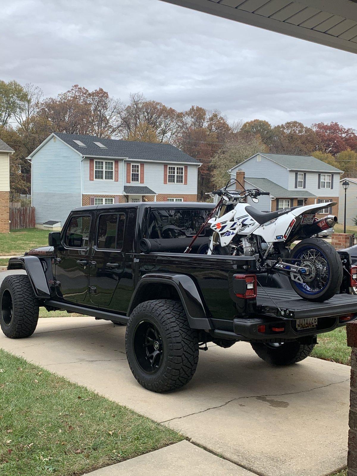 Jeep Gladiator -- 2020+ Gladiator Picture Game -- DF569D24-11E7-4B64-91B2-67B3545DC434