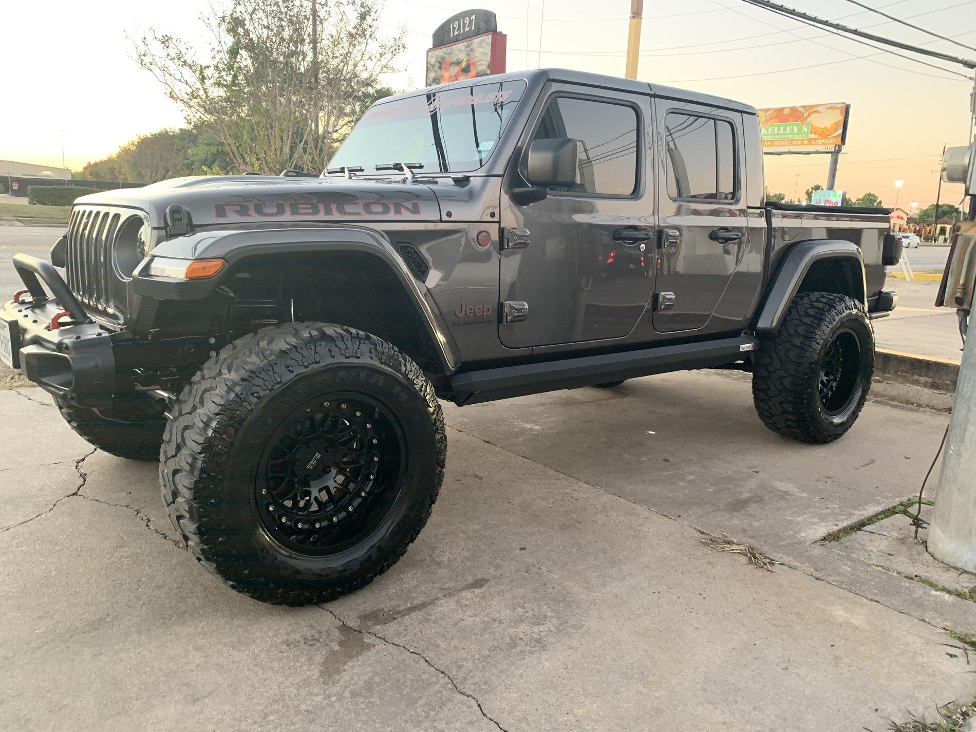 Jeep Gladiator GRANITE CRYSTAL JT Gladiator Club 5C249D7E-4783-4525-A4F3-EE78ABE6FA62
