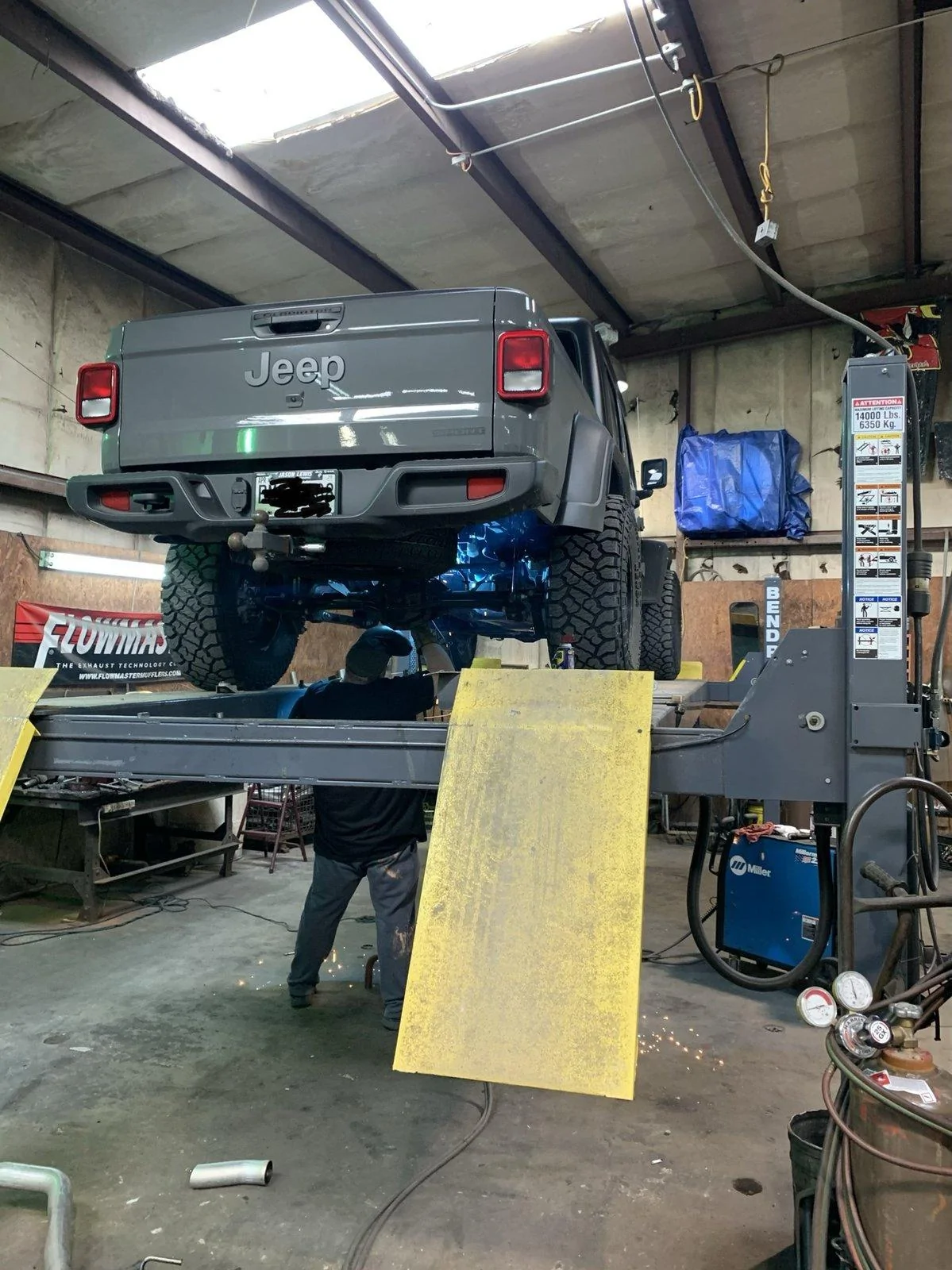 Jeep Gladiator Custom Exhaust Using The Thrush Welded Muffler 53C4710E-C2D2-4E17-B851-17A77B370B3A