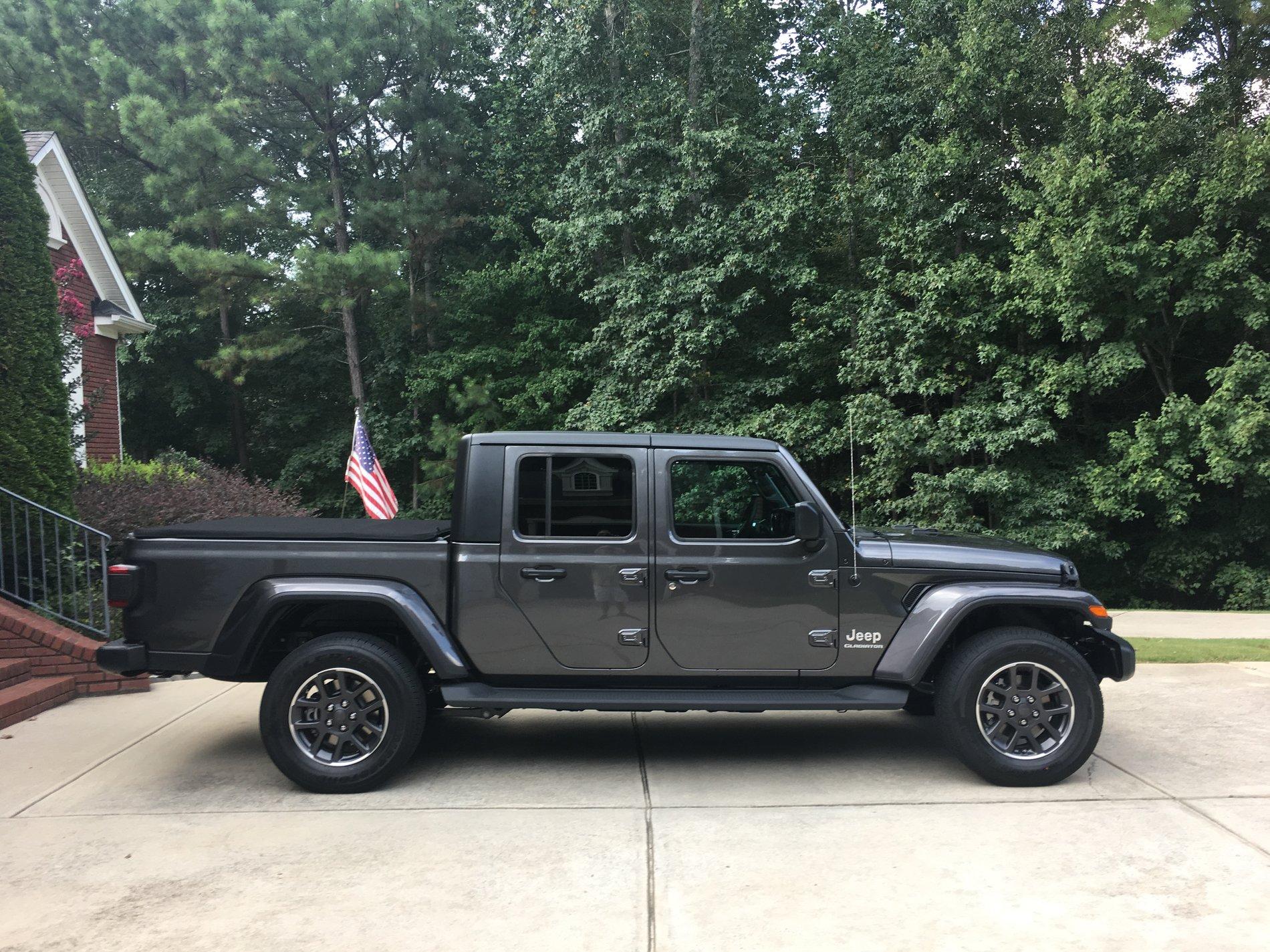 Jeep Gladiator GRANITE CRYSTAL JT Gladiator Club 6E604FE5-61A6-4F55-BF42-2892EB63F1EC