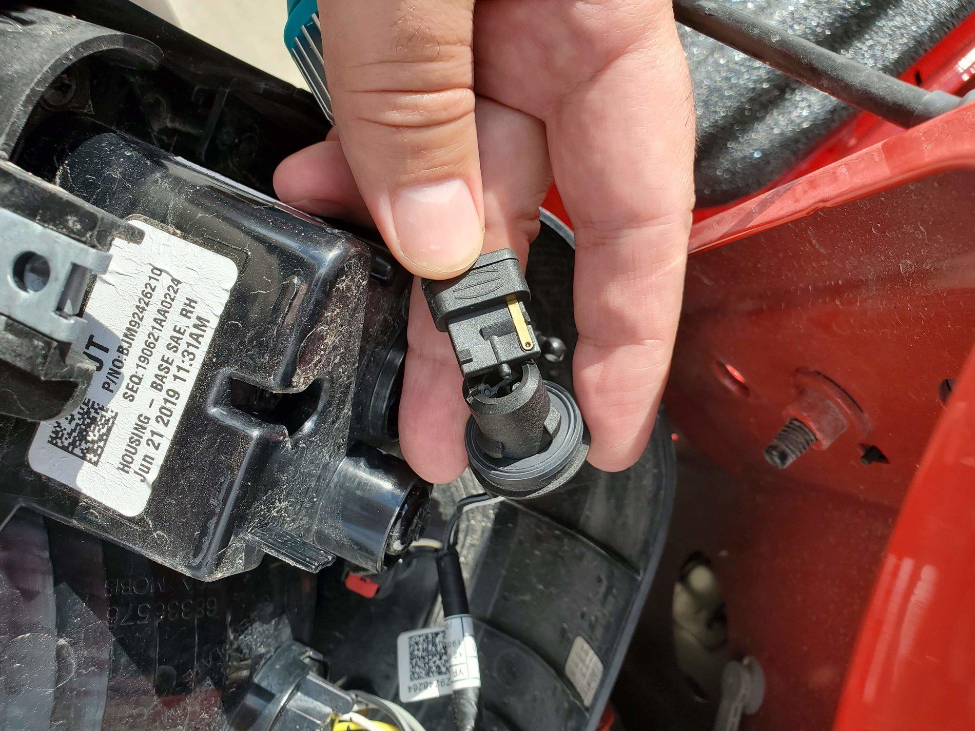 Jeep Gladiator LED Bulb Replacement - IT WORKS! 20191120_131029