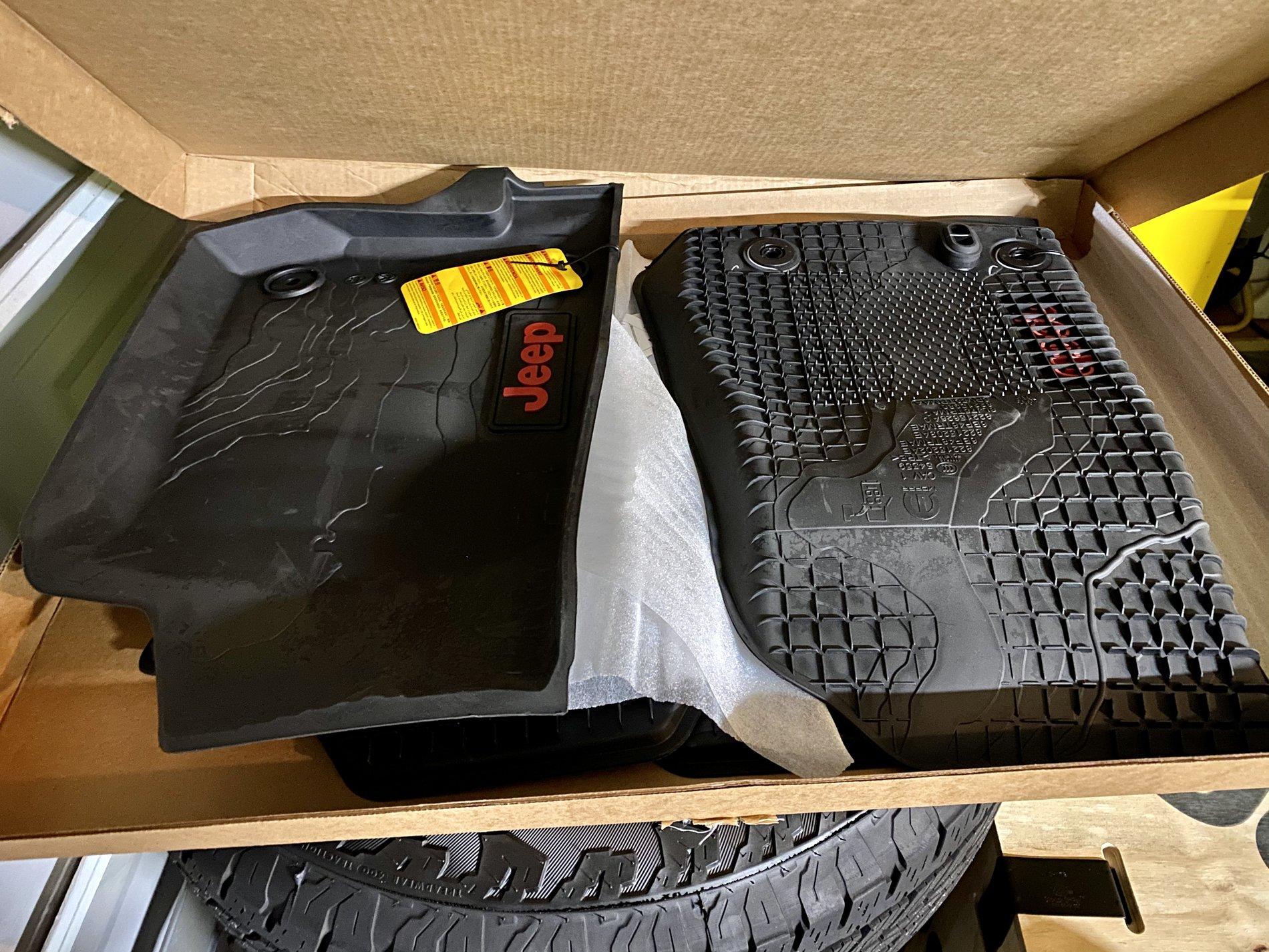Jeep Gladiator Trade my red letter slush mats for black BFAEA1E1-FDB2-42D6-AFB7-9BD3BBD89230