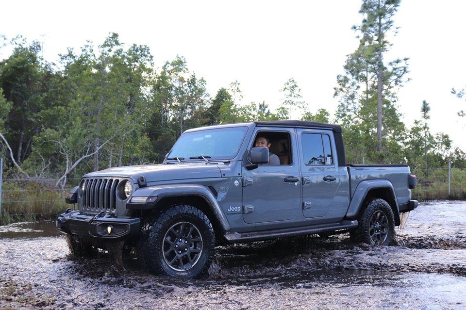 Jeep Gladiator STING GRAY Gladiator JT Club BCFC54EF-3BD8-4FE8-B82D-D5BBEF0A284C
