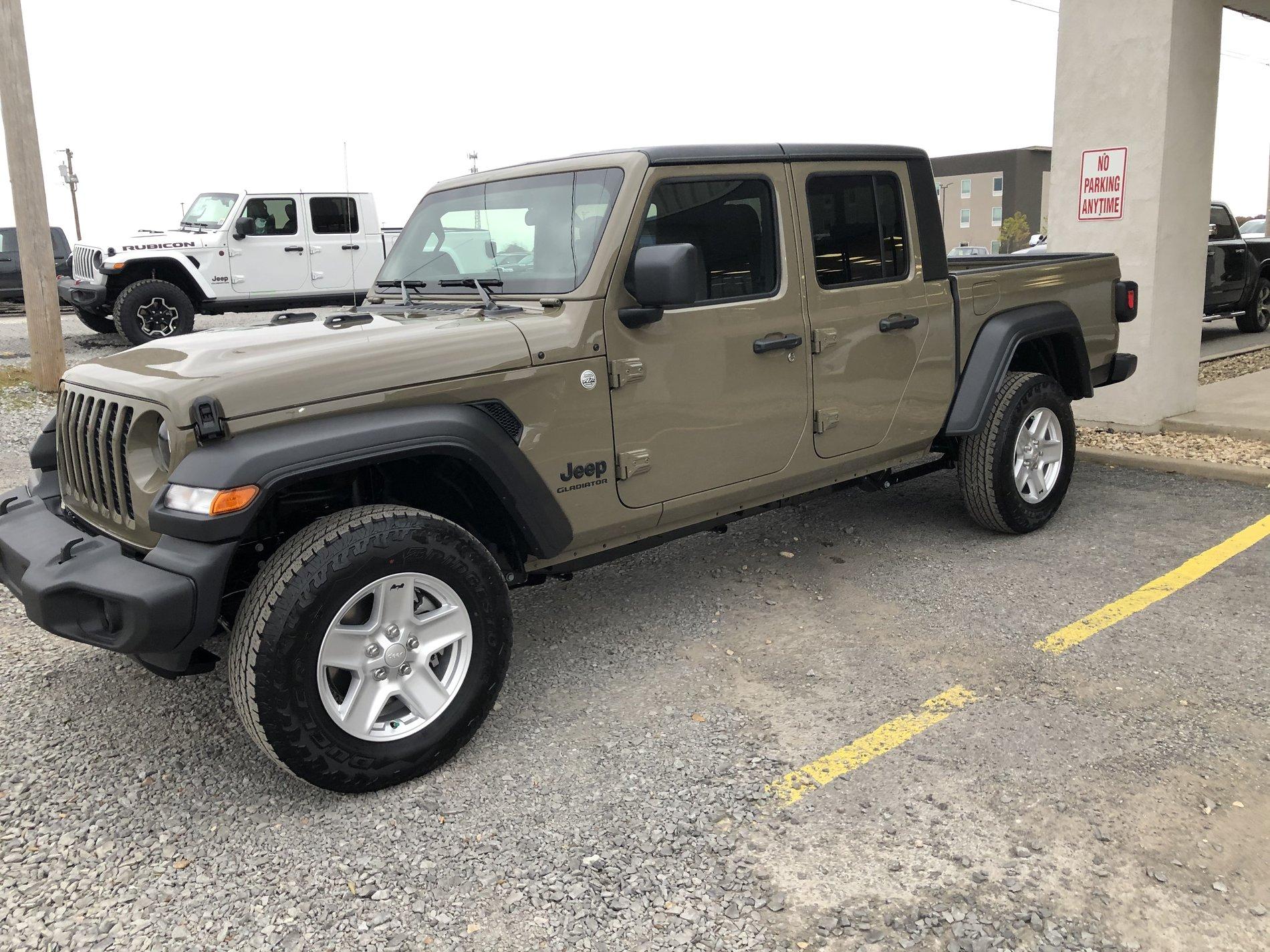 Jeep Gladiator GATOR Gladiator JT Club E16D6E04-C290-4889-BD92-3EEBB4C272B1