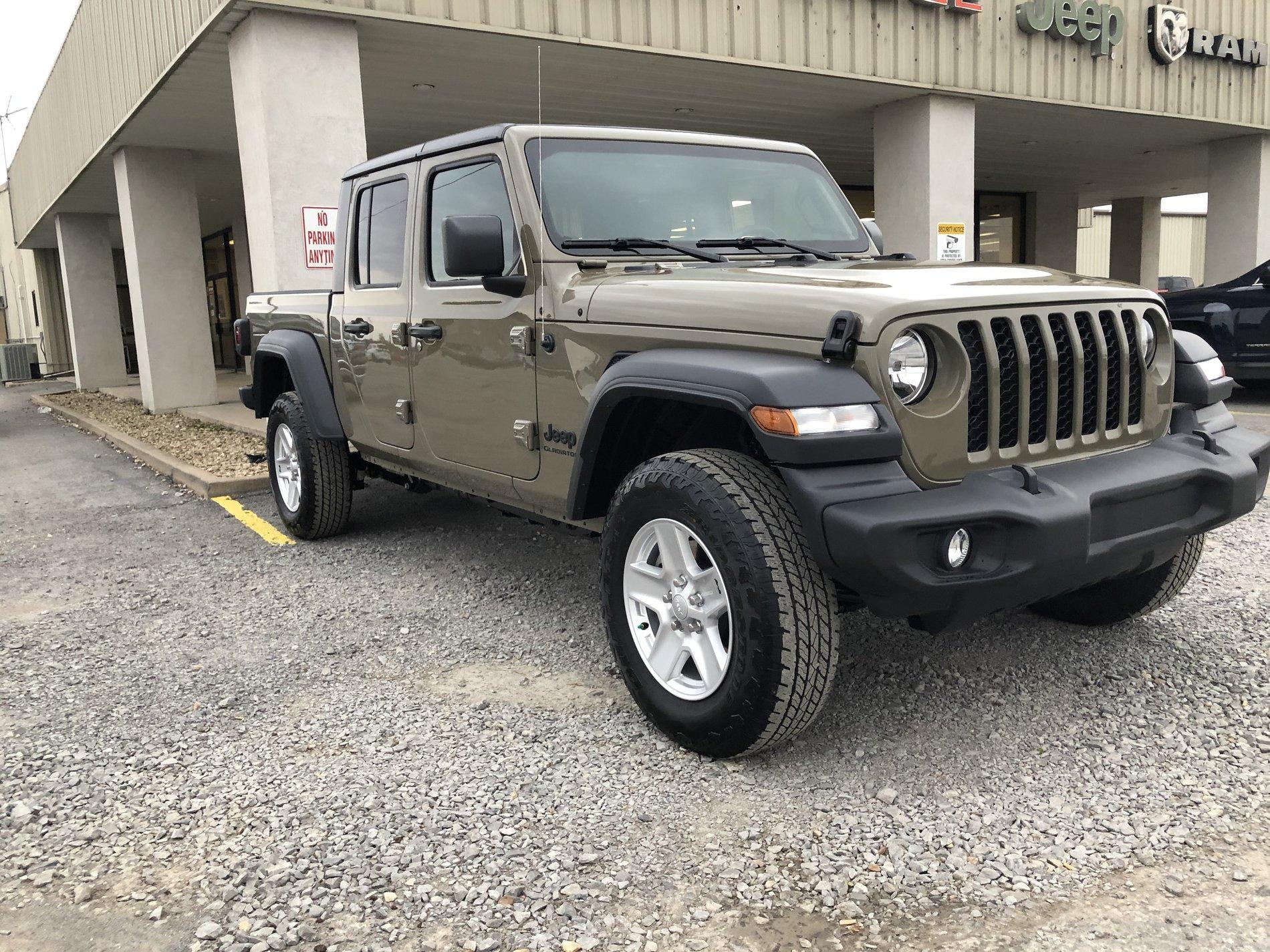 Jeep Gladiator GATOR Gladiator JT Club 25BCB9DF-0C51-4F90-9815-6D0E5B99FA62