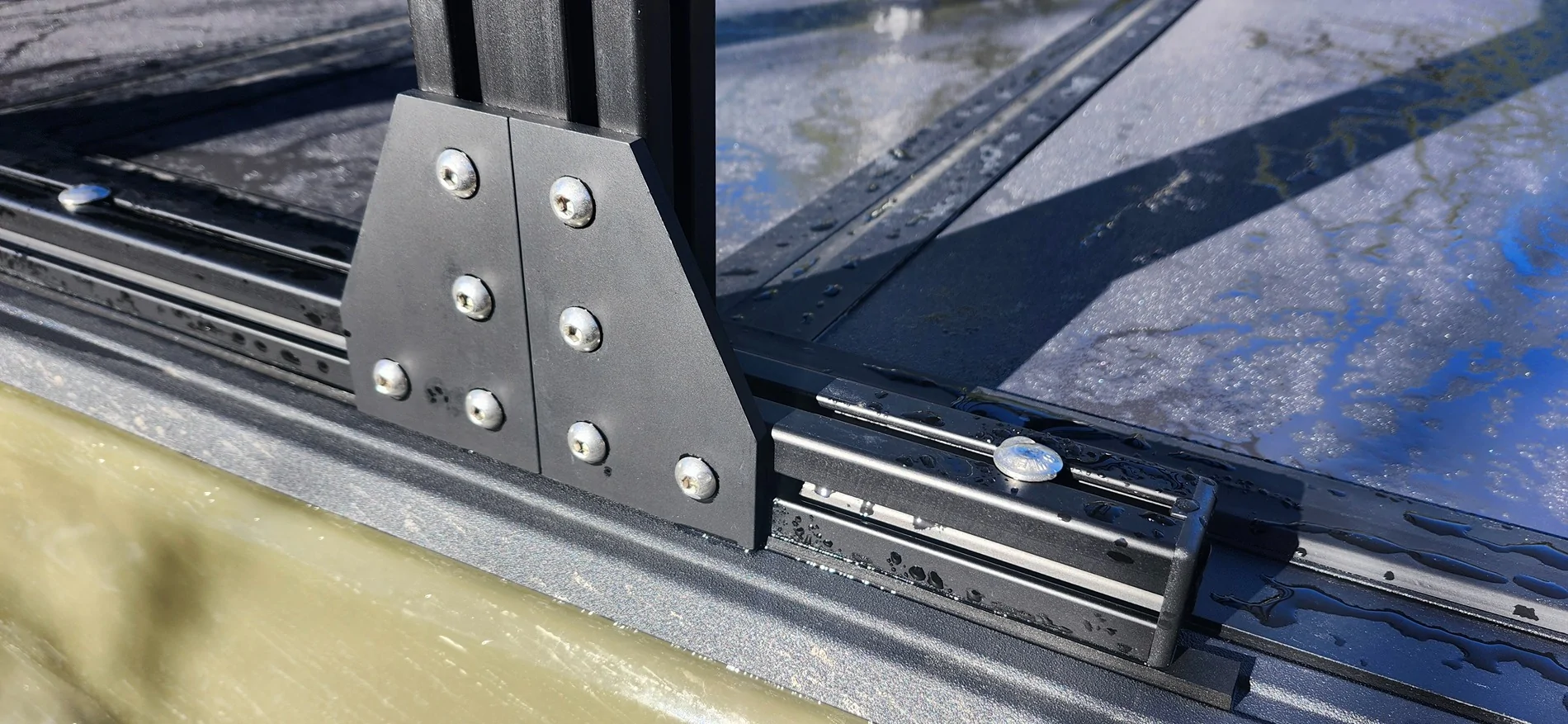 Jeep Gladiator Bed rack, tonneau cover compatability 20260214_092227