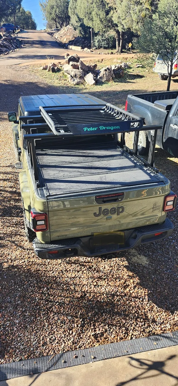 Jeep Gladiator Bed rack, tonneau cover compatability Rack