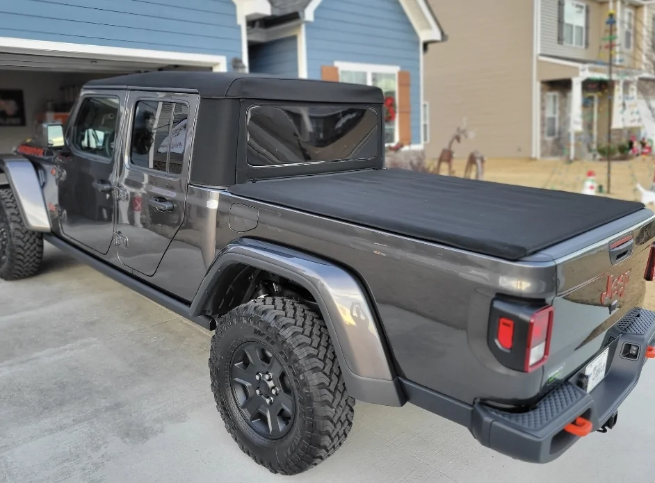 Jeep Gladiator Mopar soft roll up tonneau fabric question Screenshot_20240929_130945_Gallery