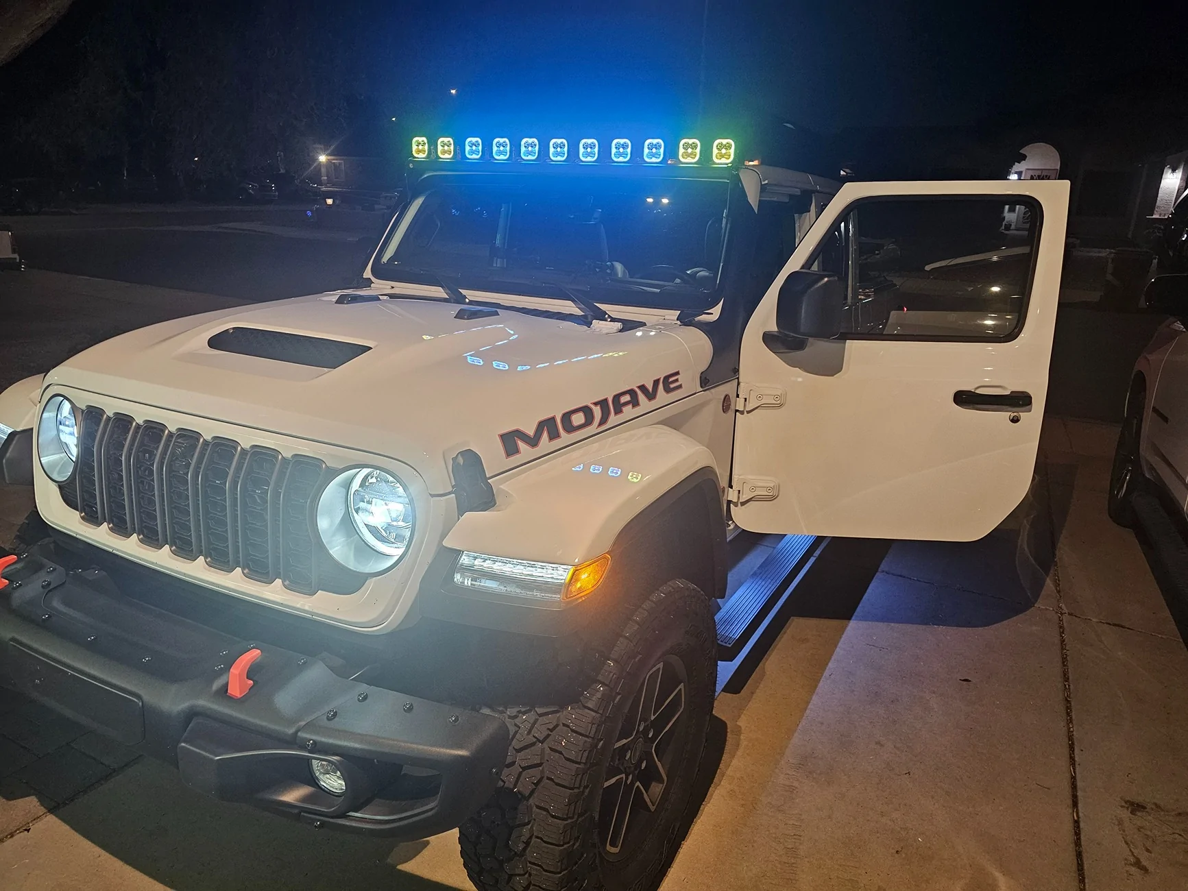 Jeep Gladiator Mojave - Overhead mounting solution for Multi-Pod lights 20260210_214117