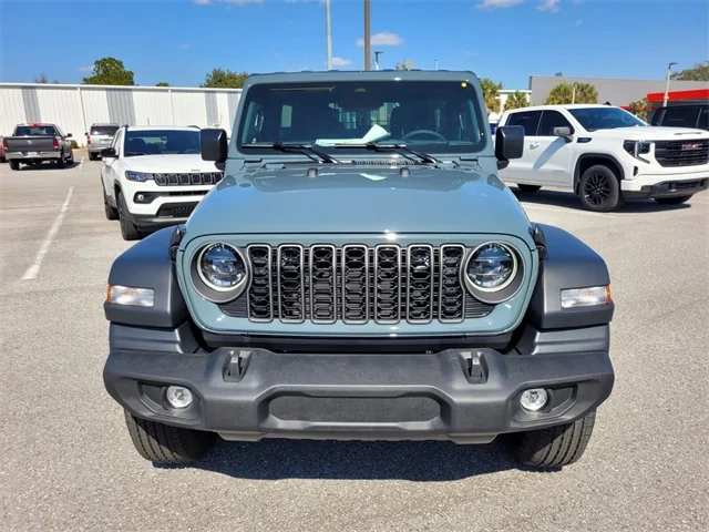 Jeep Gladiator New hoods showing up on Rubicons 1771432876330-g