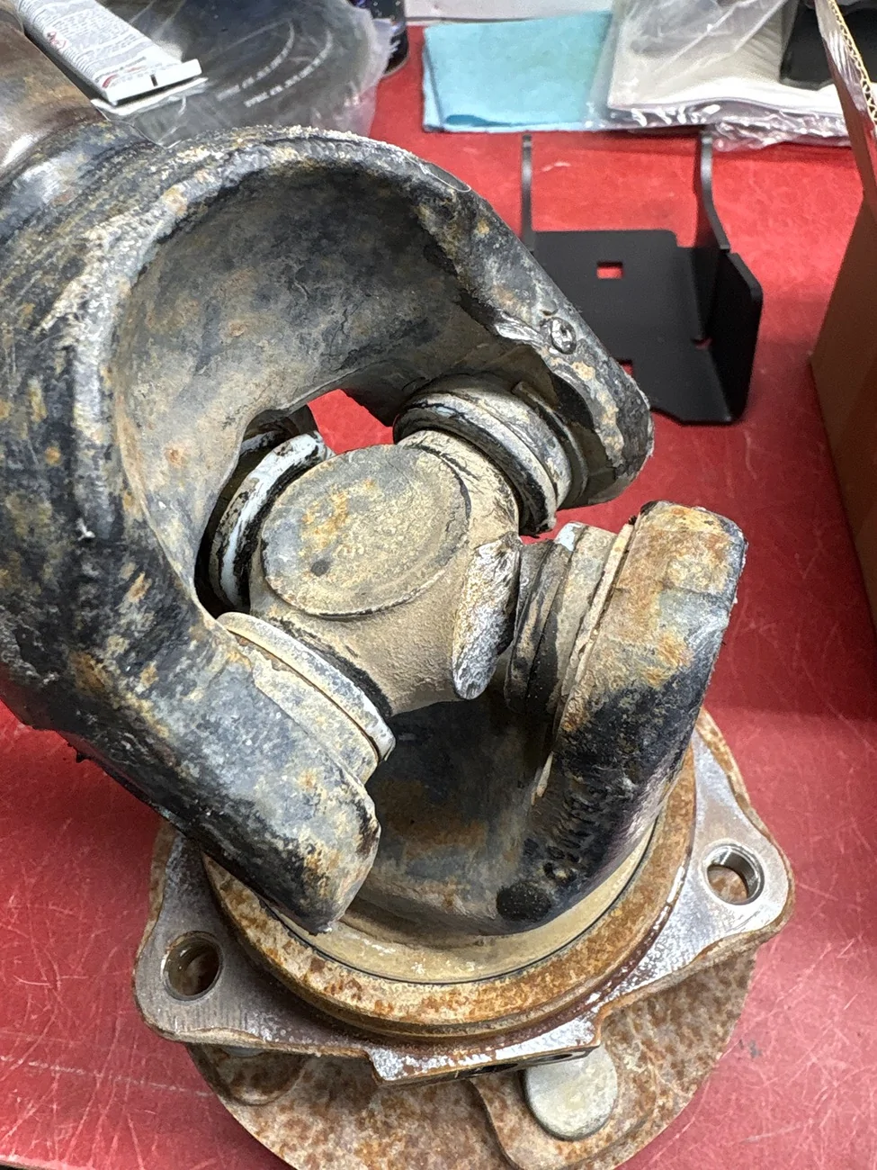 Jeep Gladiator Broke LF u-joint today IMG_1241