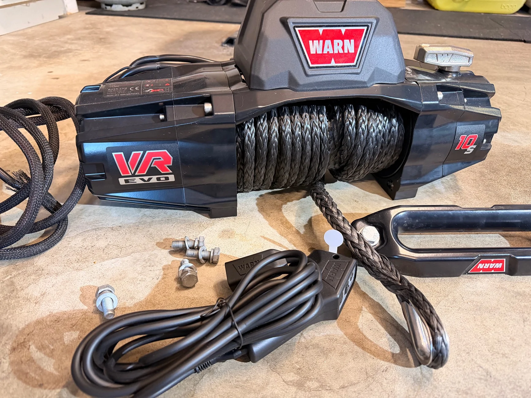 Jeep Gladiator FS - Warn EVO 10-S Winch with Synthetic Rope - 103253 IMG_3517