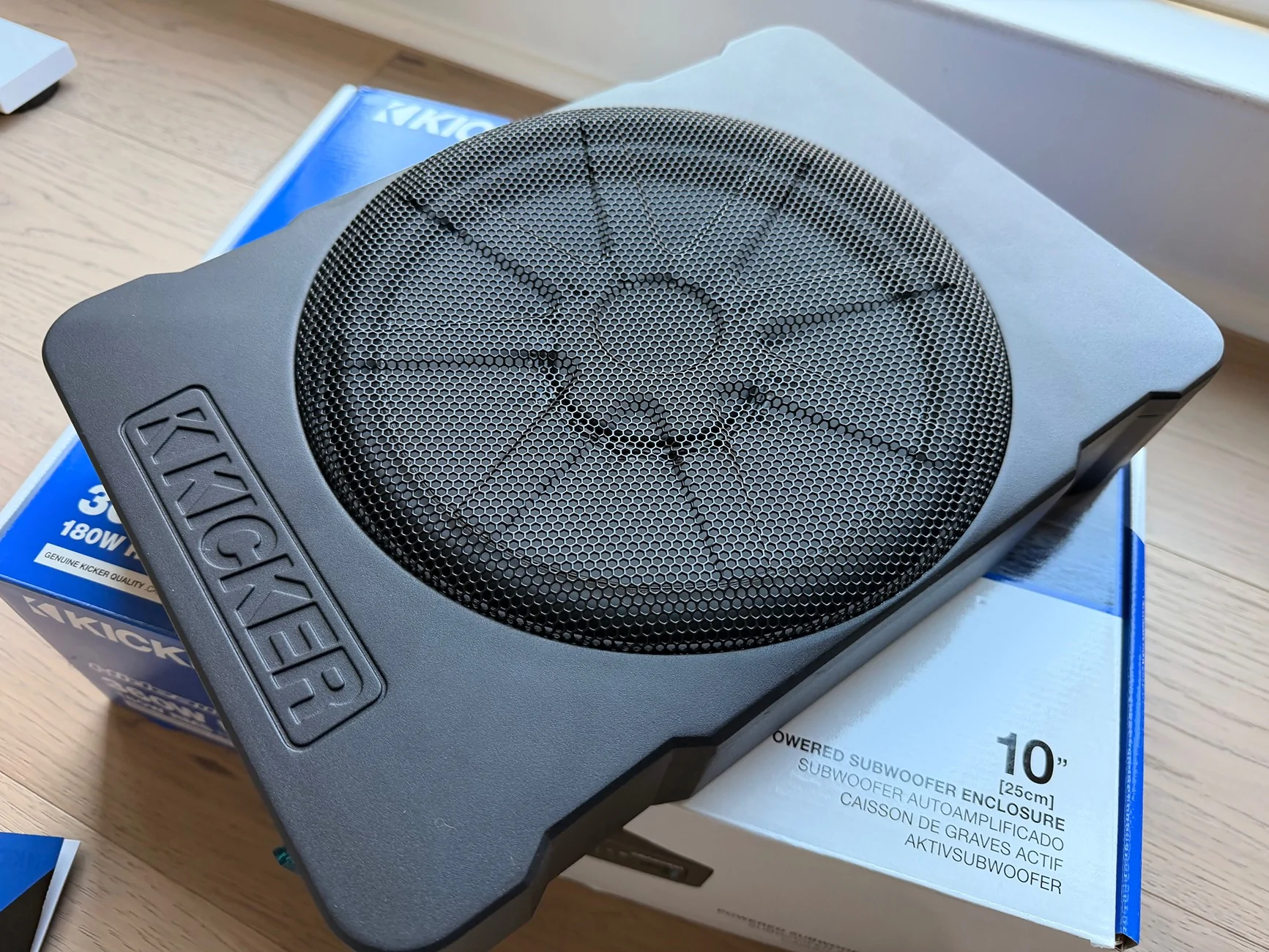 Jeep Gladiator FS - Kicker Hideaway 10" Compact Powered Subwoofer *51HS10 IMG_3540