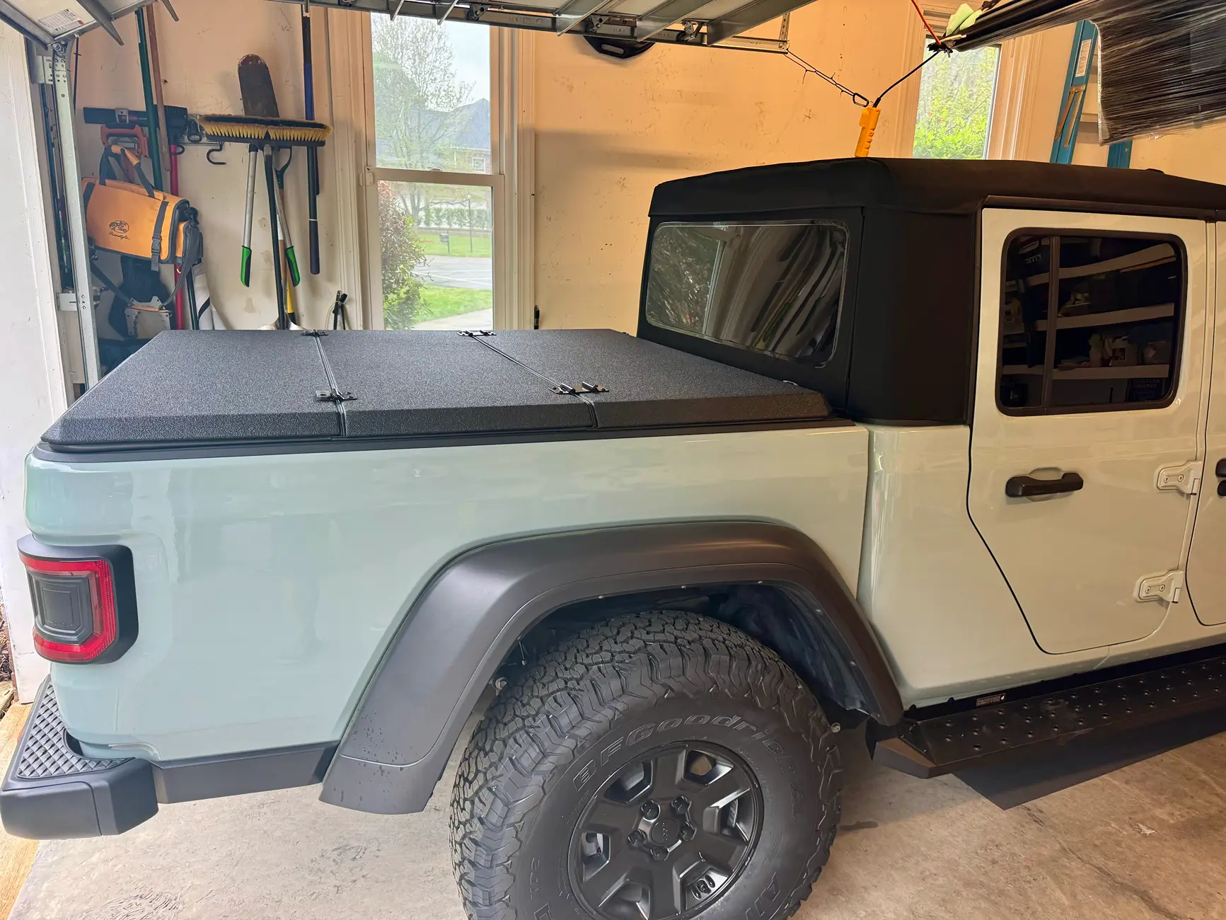 Jeep Gladiator FS- Mopar 82215614 Soft Top in Twill for 20-26 Gladiator JT (USED one season) Garage Kept tempImageFfyQYs