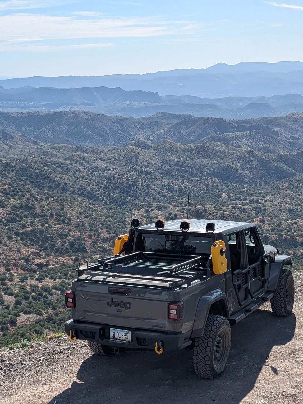Jeep Gladiator Curious what everyone prefers these days for roll bars / bed racks PXL_20250412_154524562