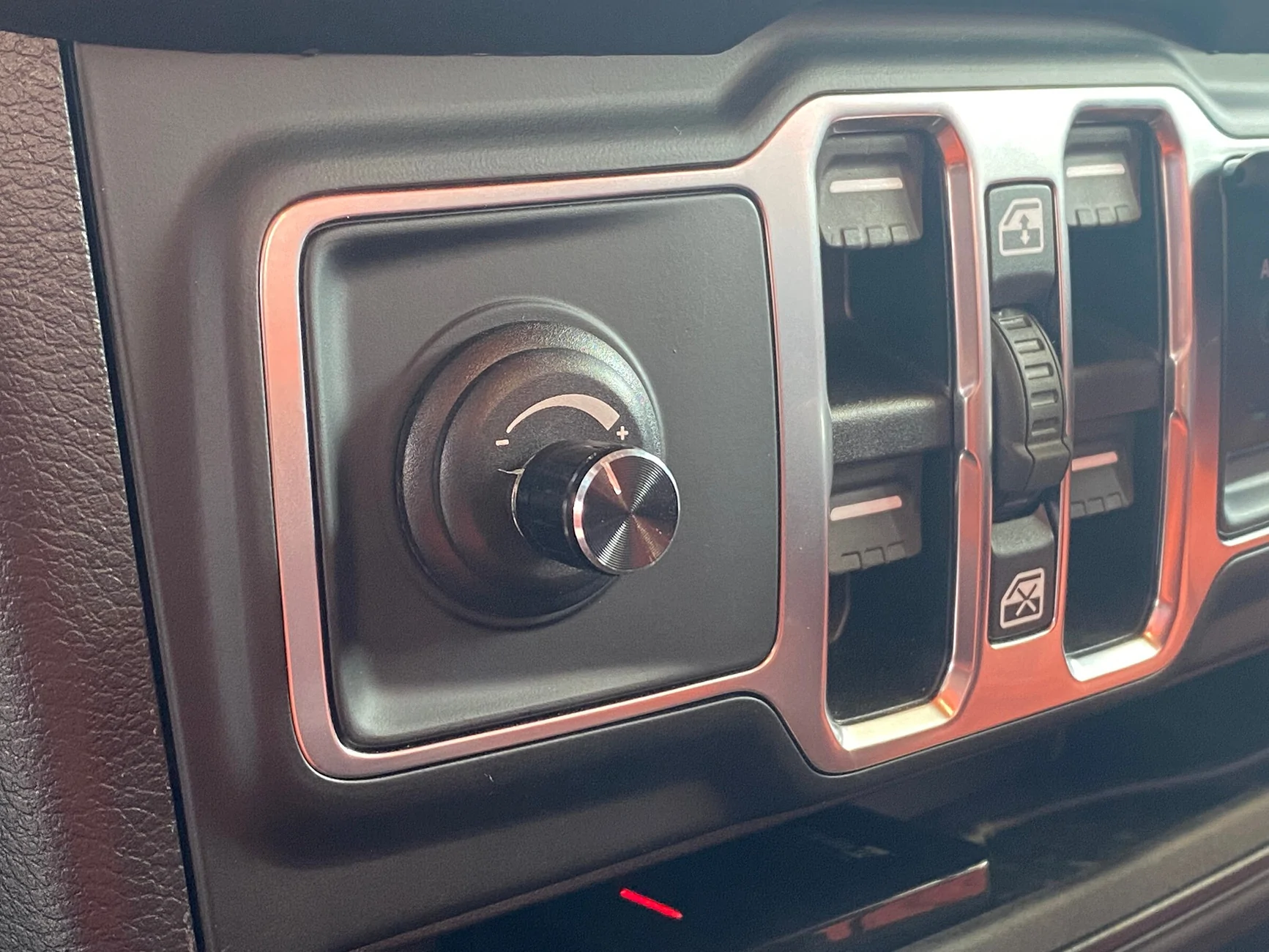 Jeep Gladiator Bass control knob IMG_0839