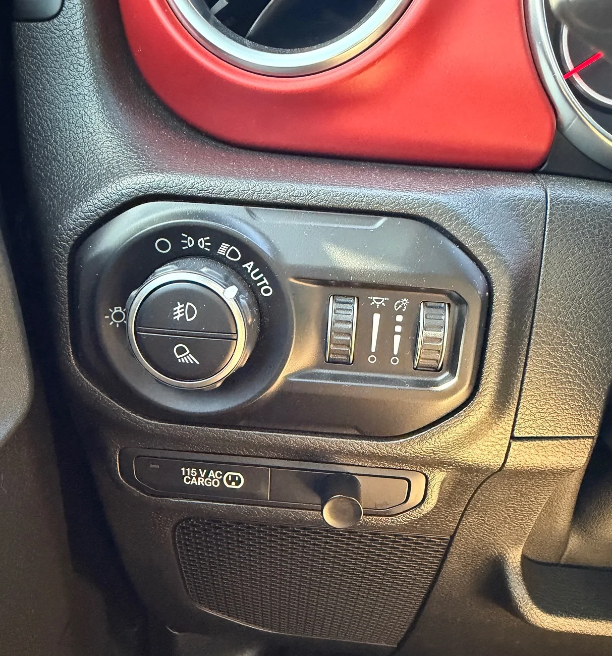 Jeep Gladiator Bass control knob IMG_0593