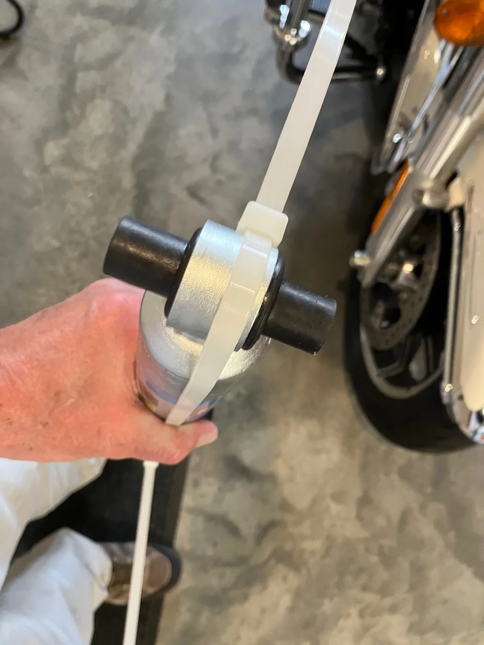 Jeep Gladiator Any tricks for keeping new shocks compressed for install? IMG_5474