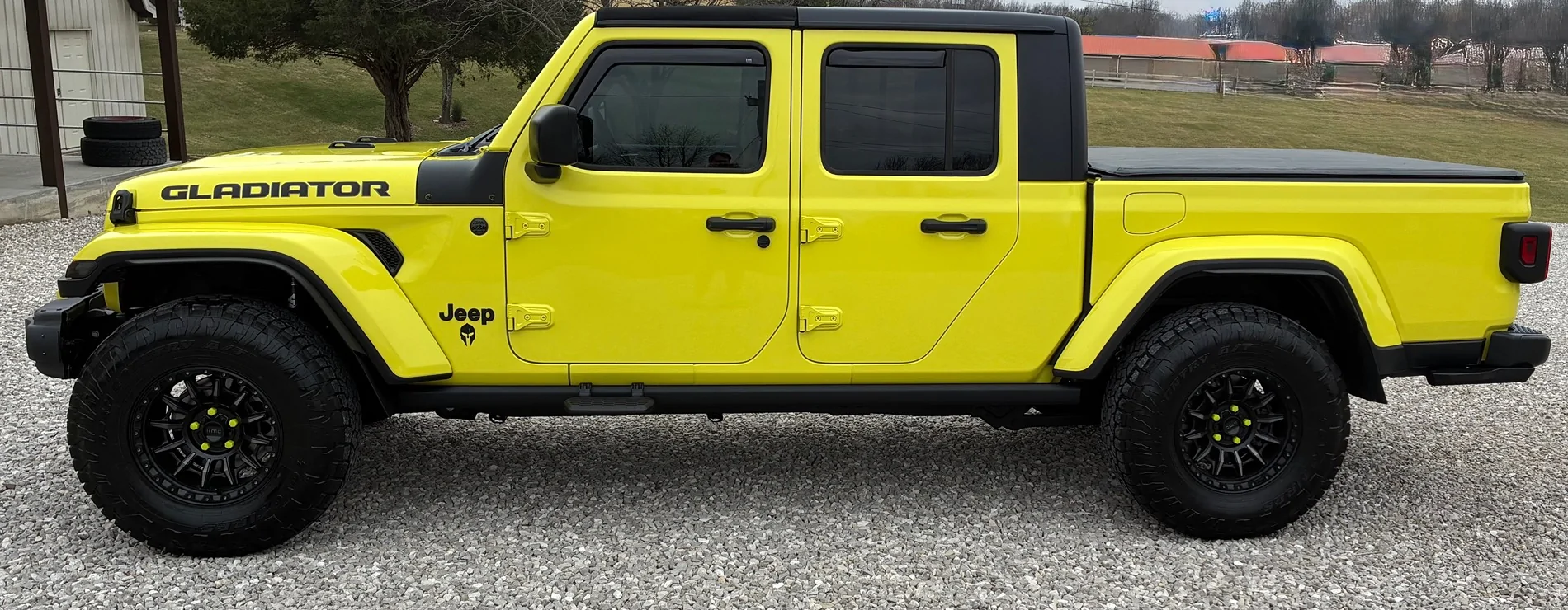 Jeep Gladiator Anybody have pics of Sport gladiators on 35s with just a leveling kit? Thanks IMG_0675