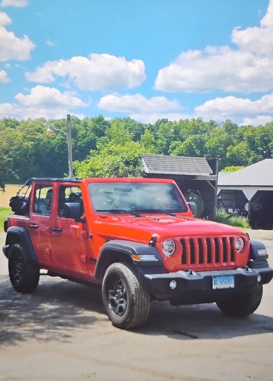 Jeep Gladiator Who's ready for spring. 1000017349