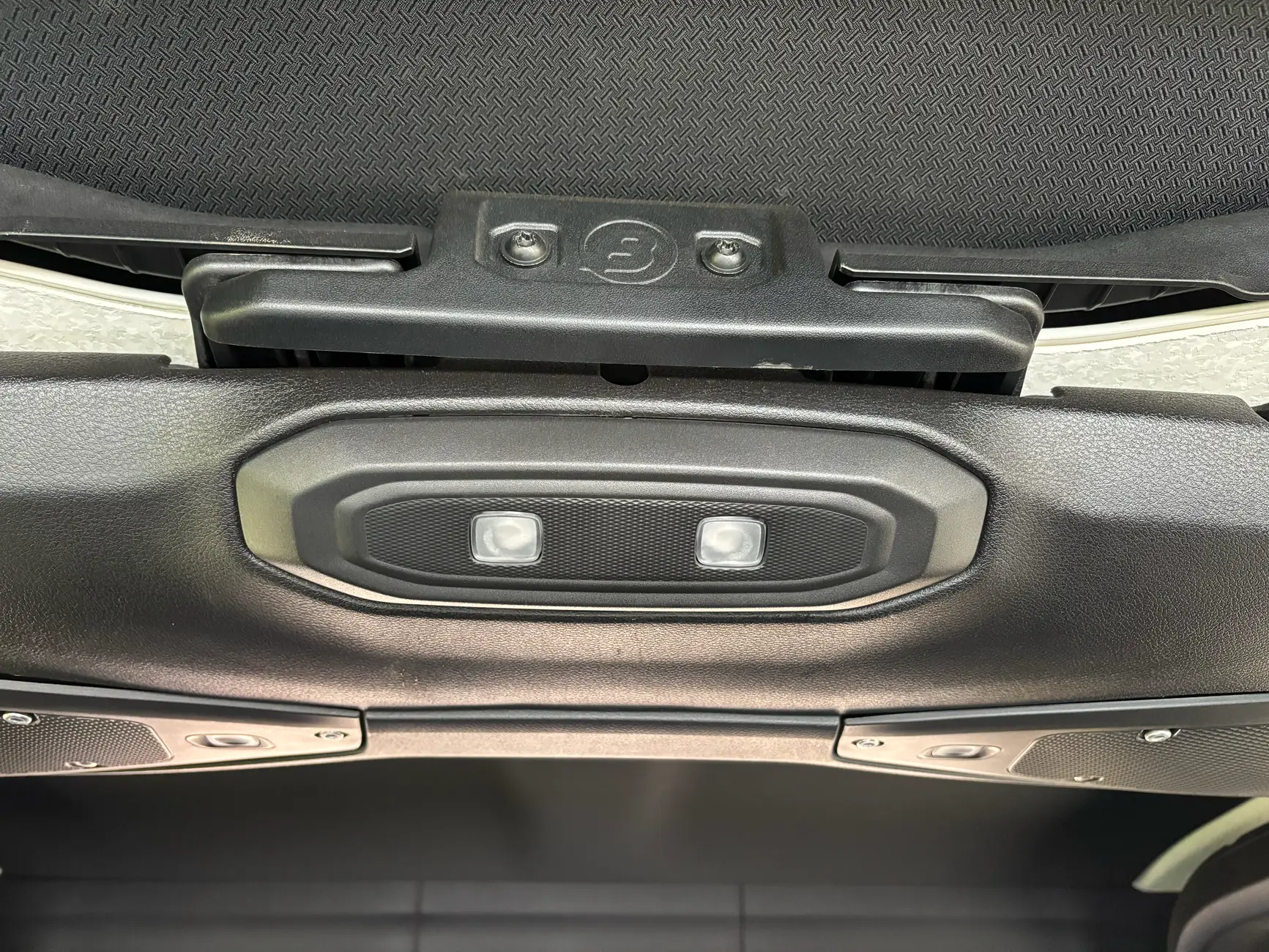 Jeep Gladiator Trying to install Sunrider Top from 2023 Gladiator on my 2025 Gladiator Mojave tempImageBjDia5