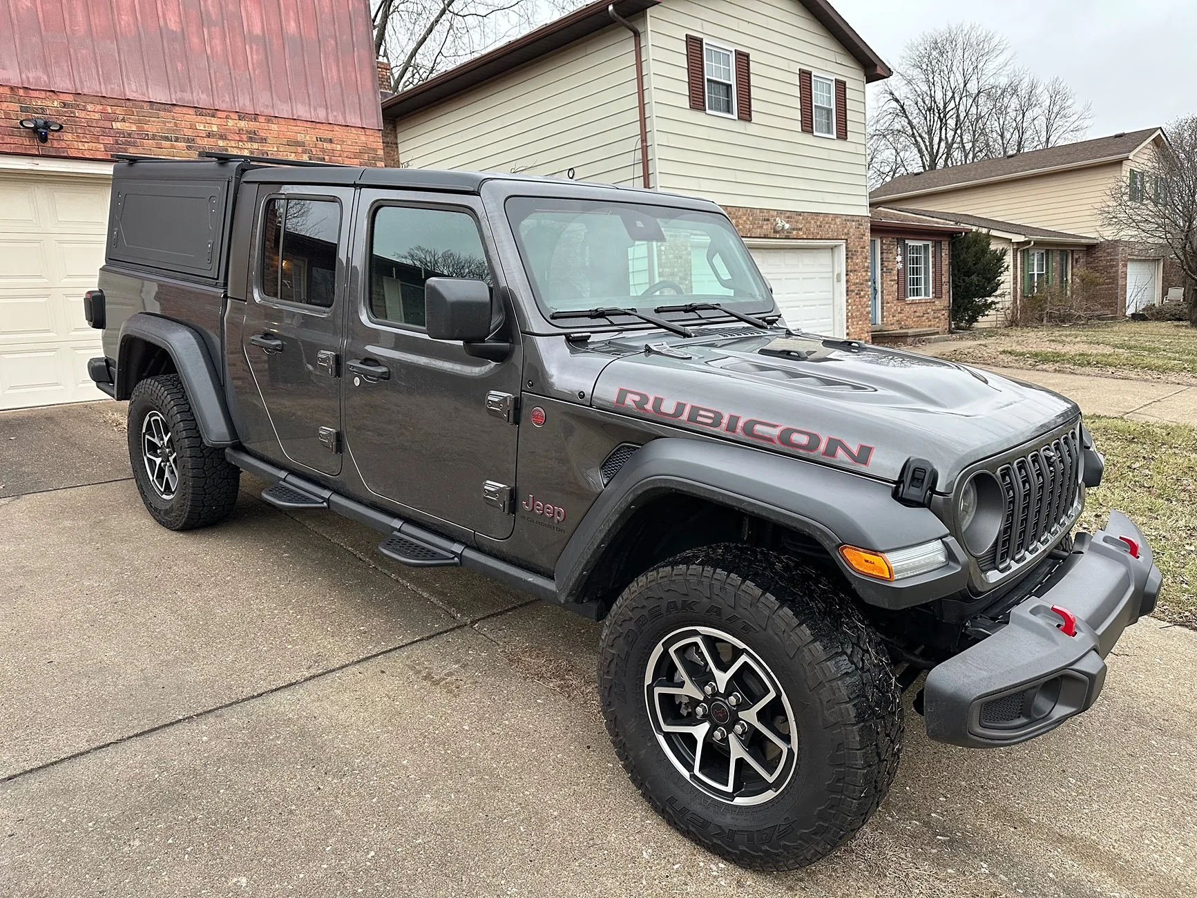 Jeep Gladiator Westin EXP vs Alu-Cab Canopy (not camper) IMG_5539