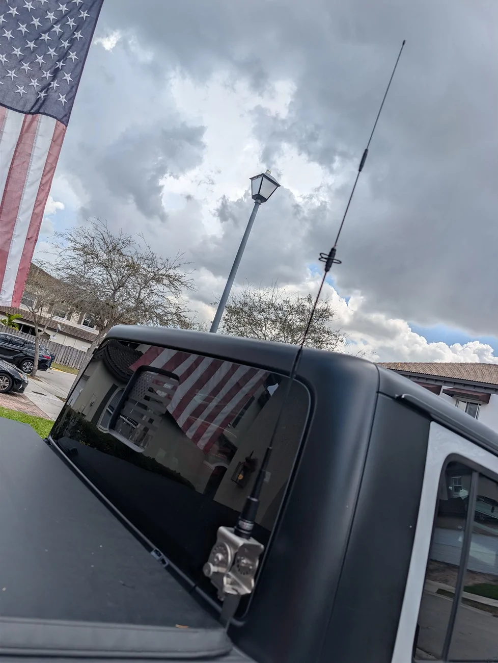 Jeep Gladiator HAM / GMRS Radio and antenna setup of a 22' JT PXL_20260228_173725368