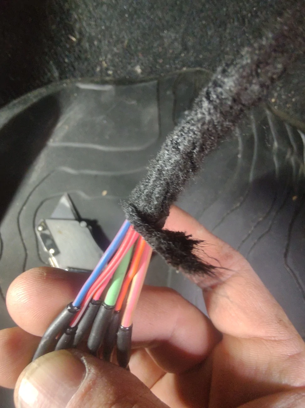 Jeep Gladiator Aux switch wire location 17723142654897704324897724322913