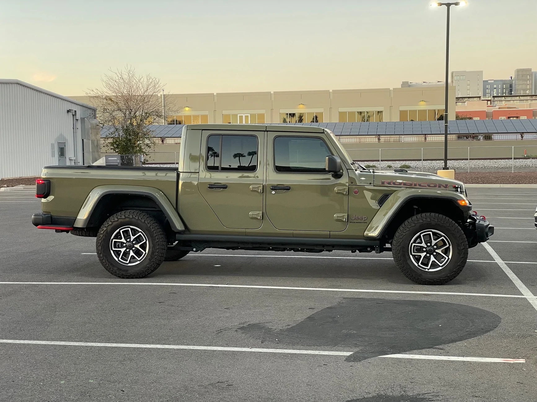 Jeep Gladiator 2025 Rubicon X + Metalcloak 2.5” Game-changer + stock IMG_3231