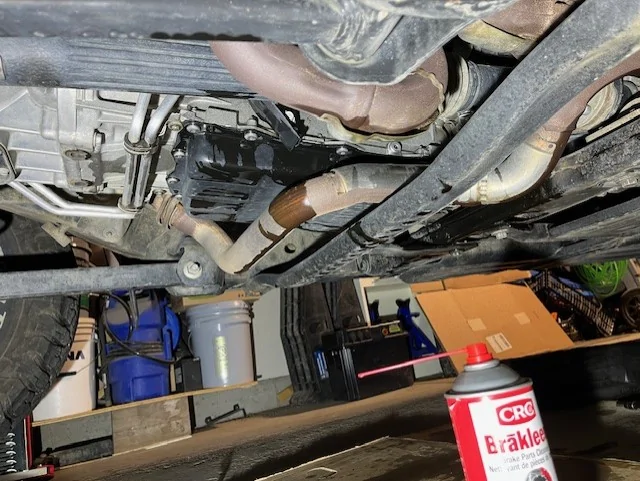 Jeep Gladiator Pan Drop / Drain & Fill Instructions for ZF 8HP50 or Chrysler TorqueFlite 850RE Automatic Transmission pan_drop_080_use_brake_cleaner_to_clean_around_transmission_before_removing_transmission_oil_