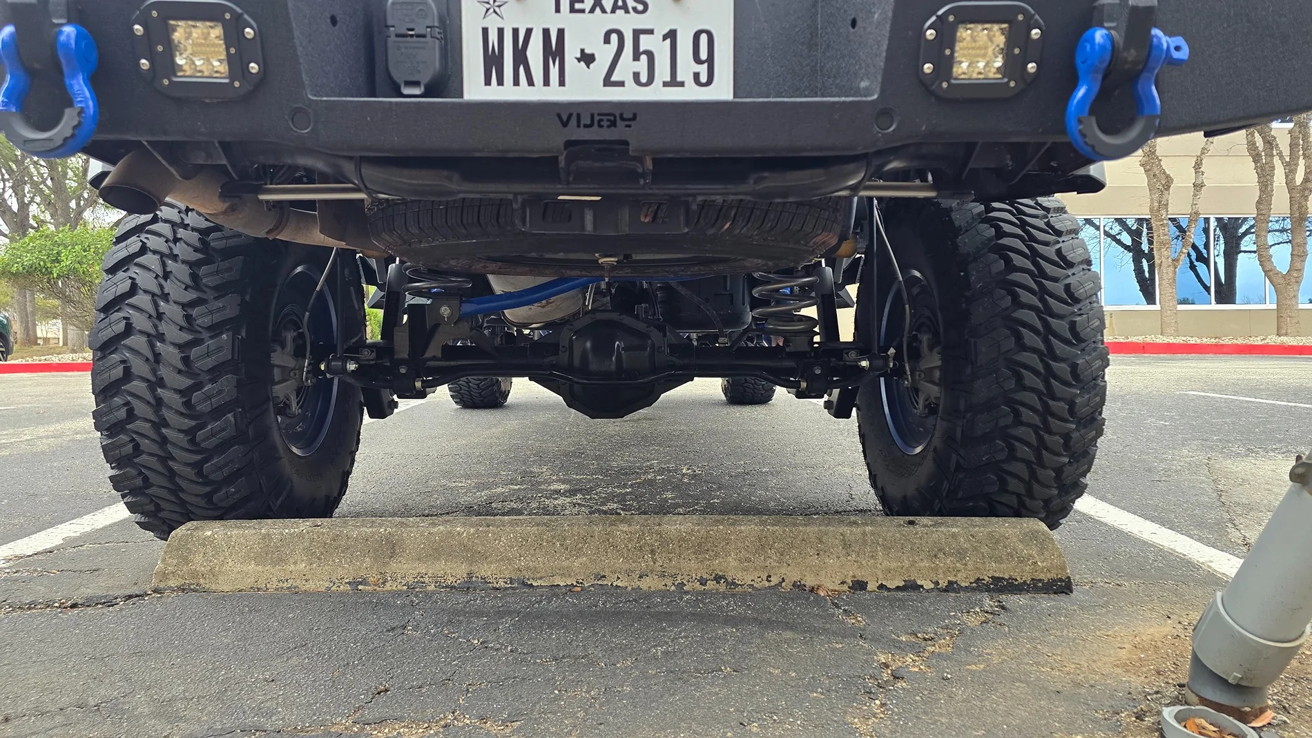 Jeep Gladiator 2025 Jeep Gladiator Nighthawk 6 inch Rough Country Lift 20260306_092339