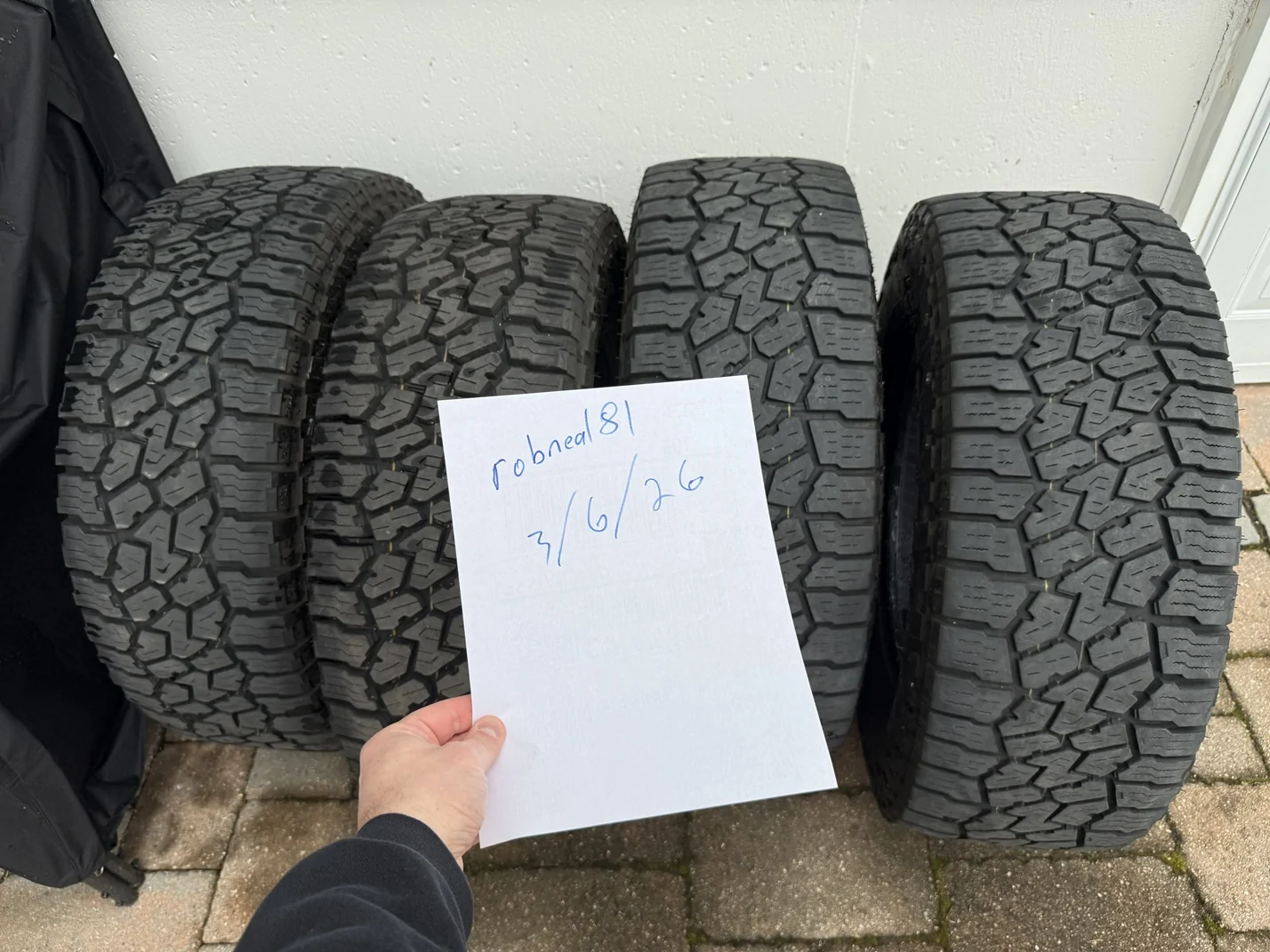 Jeep Gladiator Falken Wildpeak A/T AT3W LT285/70R17 116/1130 tirepic