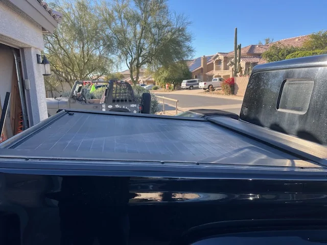 Jeep Gladiator Pace Edwards JackRabbit Full Metal Tonneau Cover IMG_6375