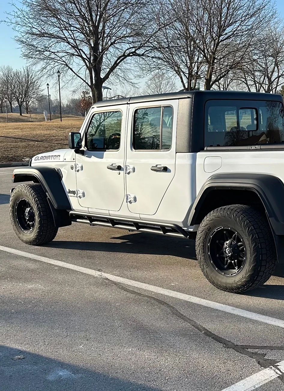 Jeep Gladiator Rugged Ridge- RRC Rocker Guards IMG_8411