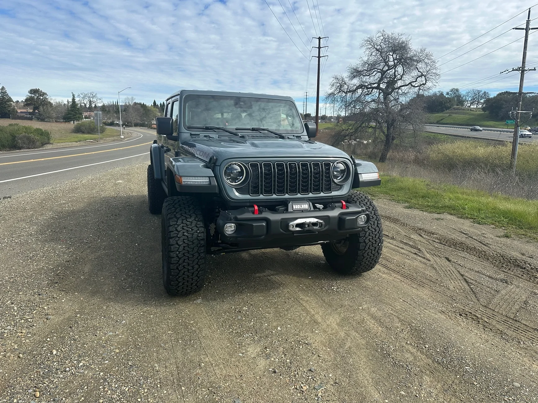 Jeep Gladiator 2025 Rubicon X + Metalcloak 2.5” Game-changer + stock IMG_7953