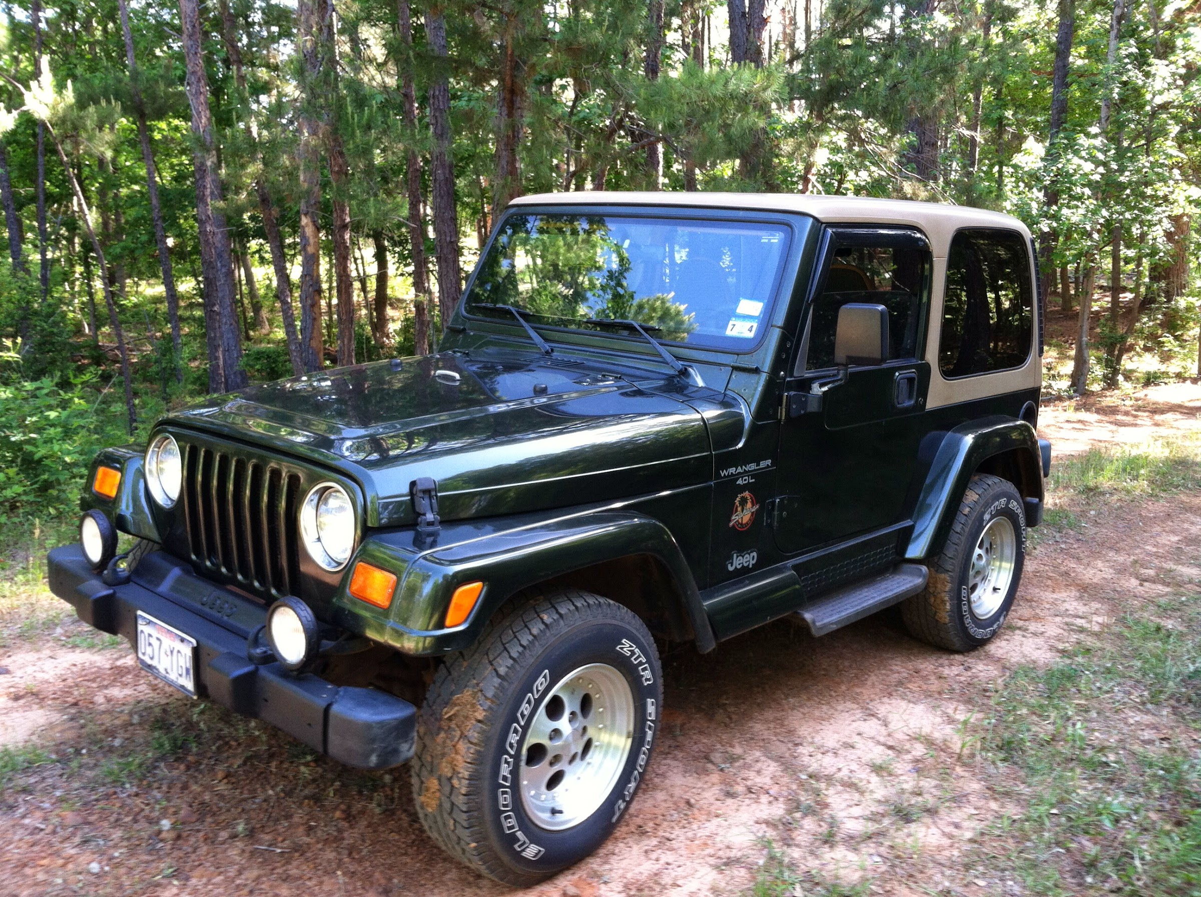 Jeep Gladiator Sarge Green next to '41 Green rTA66nrAm0jG_JtYxH-P9DSFSPxN7uf6c2y6Cgi9tQjd=w2400