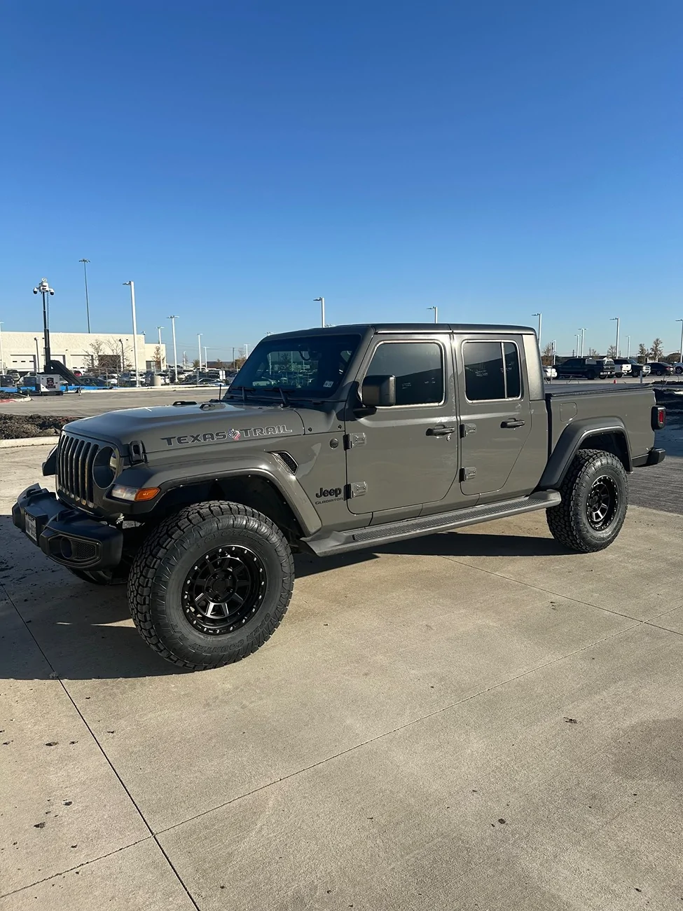 Jeep Gladiator Anyone running 35x11.5s on a 17x9 wheel? IMG_7341 (1)