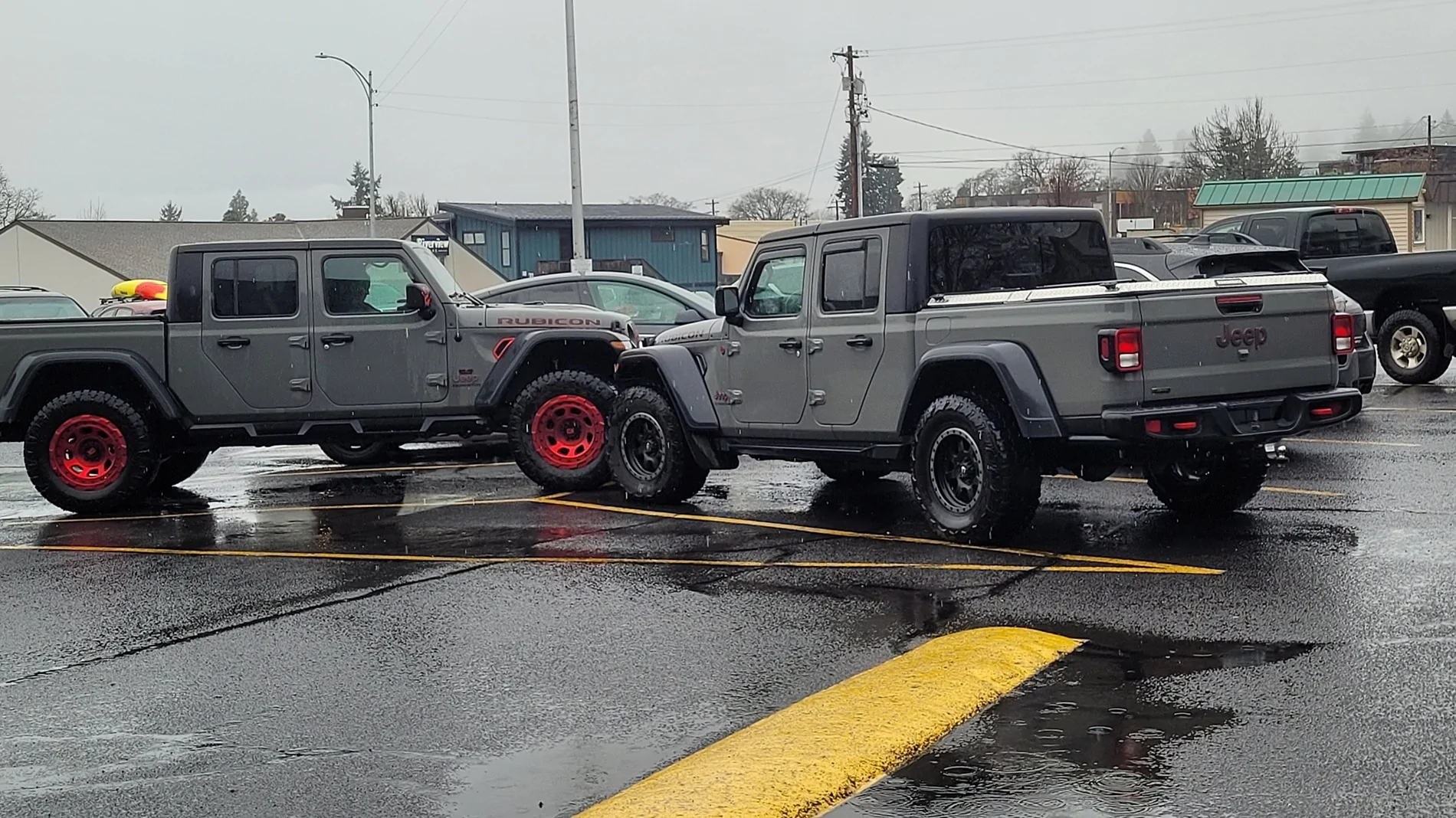 Jeep Gladiator Jeeps Parking Next To Jeeps 20260311_131003~2