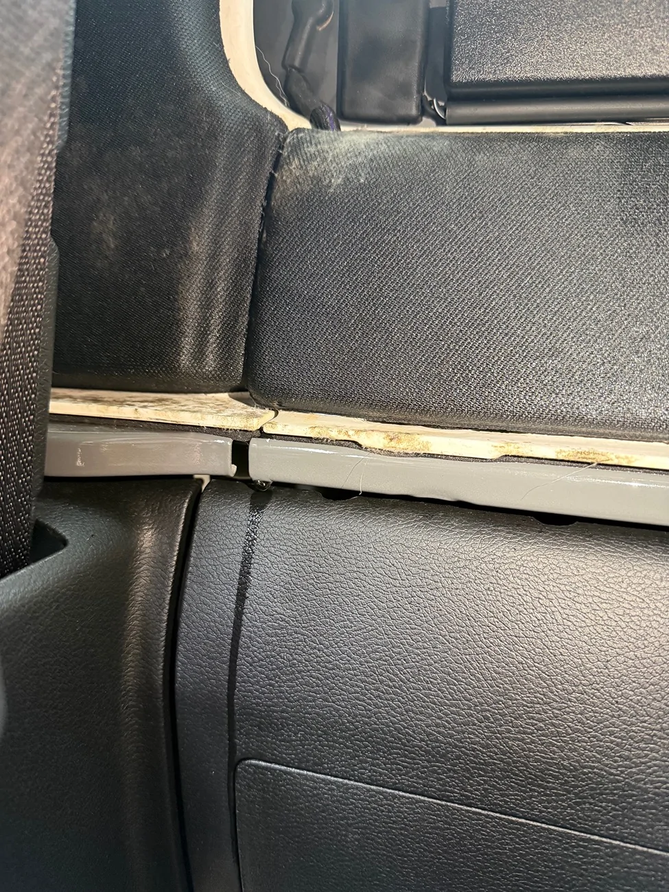 Jeep Gladiator Mold in CLEAN 2023 Gladiator - PNW IMG_5011