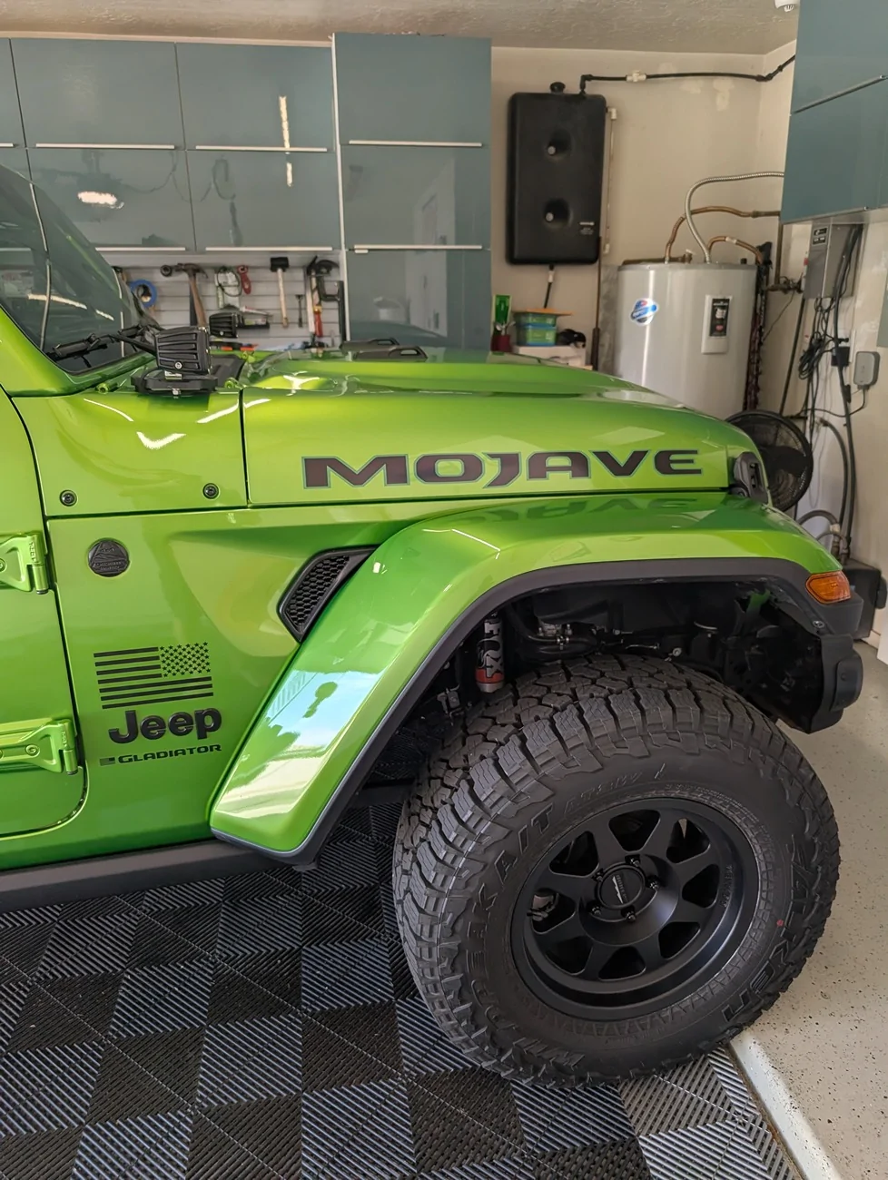 Jeep Gladiator Ditched the orange trim on Mojave 1000001233