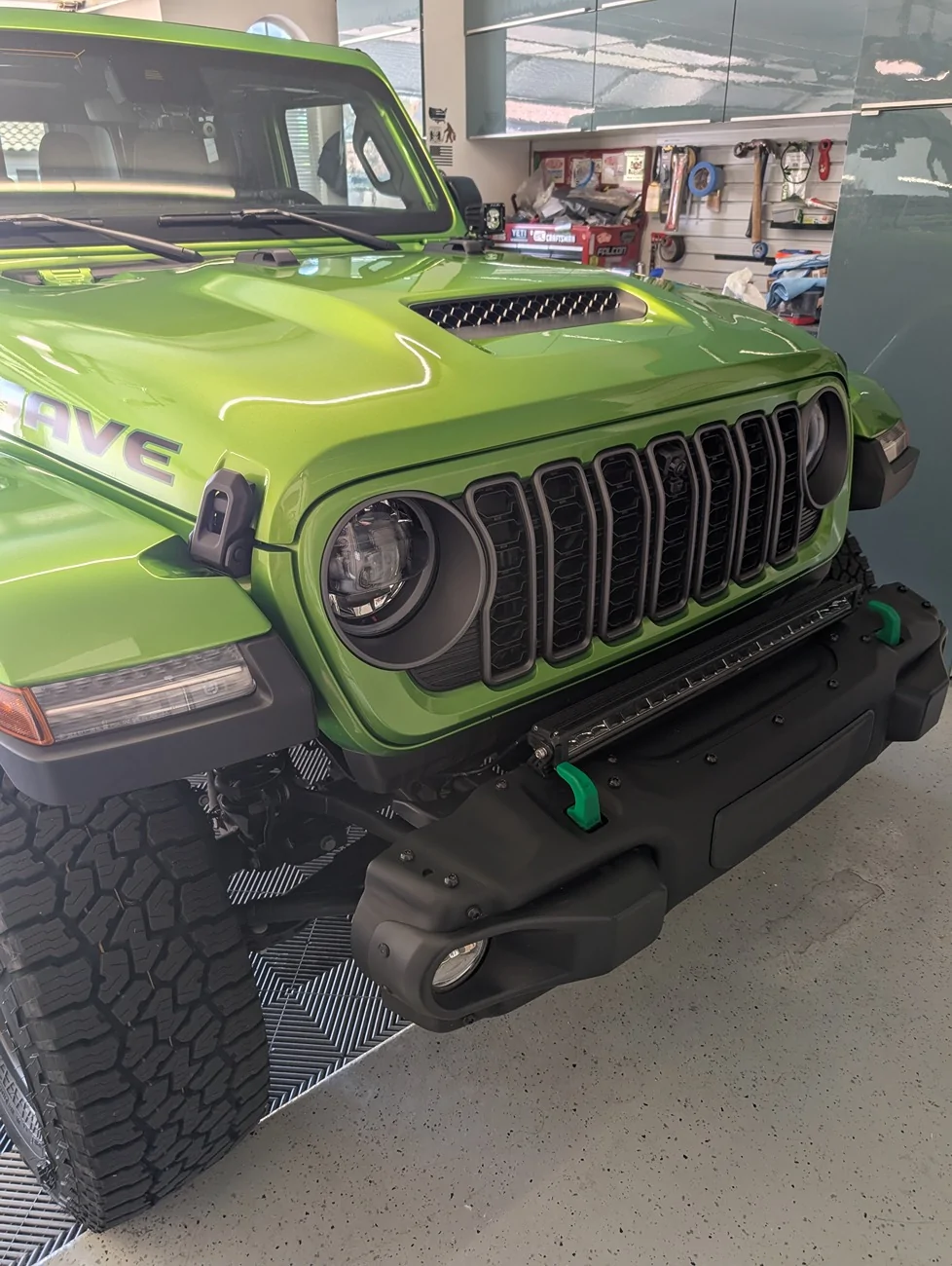 Jeep Gladiator Ditched the orange trim on Mojave 1000001232