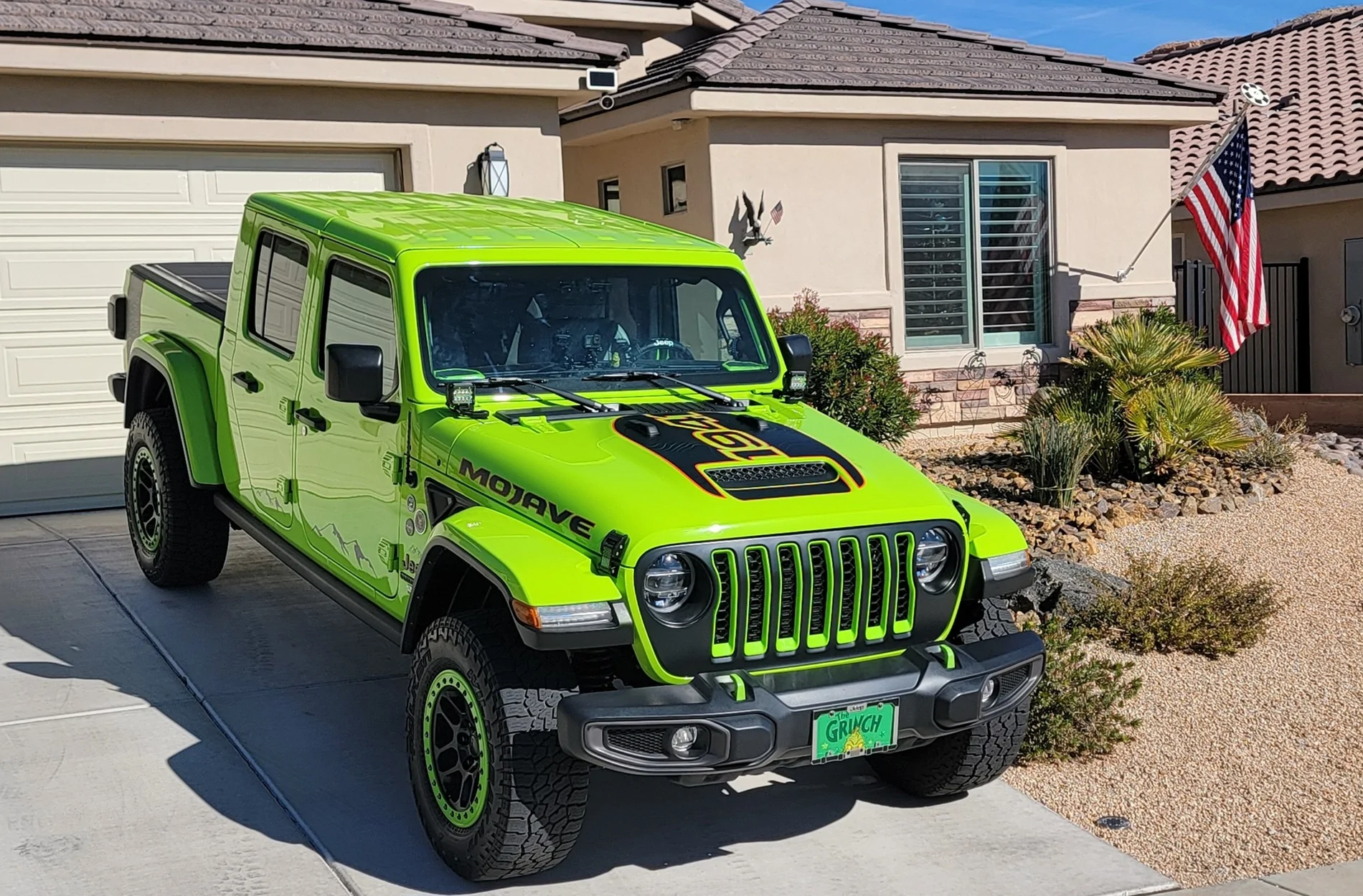 Jeep Gladiator Ditched the orange trim on Mojave 1000007762