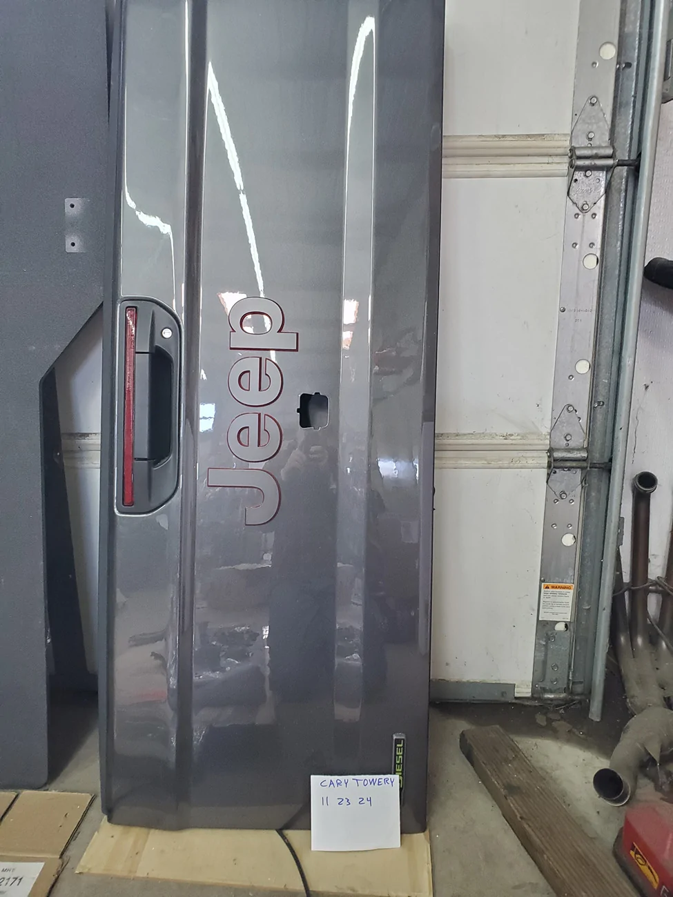 Jeep Gladiator Tail gate for sale 20241123_104636