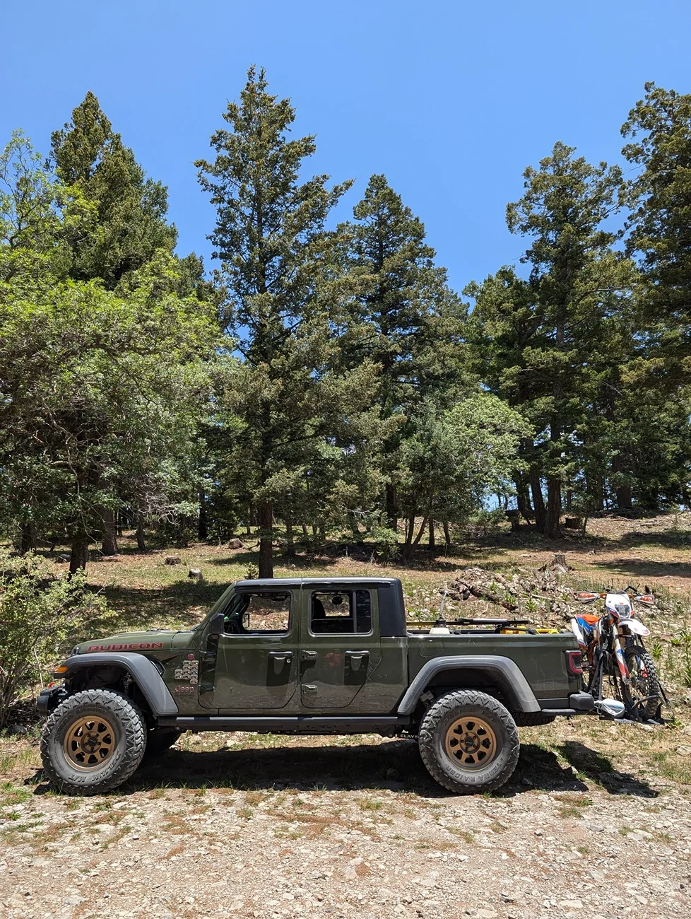 Jeep Gladiator 1 Ton and 40"s JTRD PXL_20240717_191957191