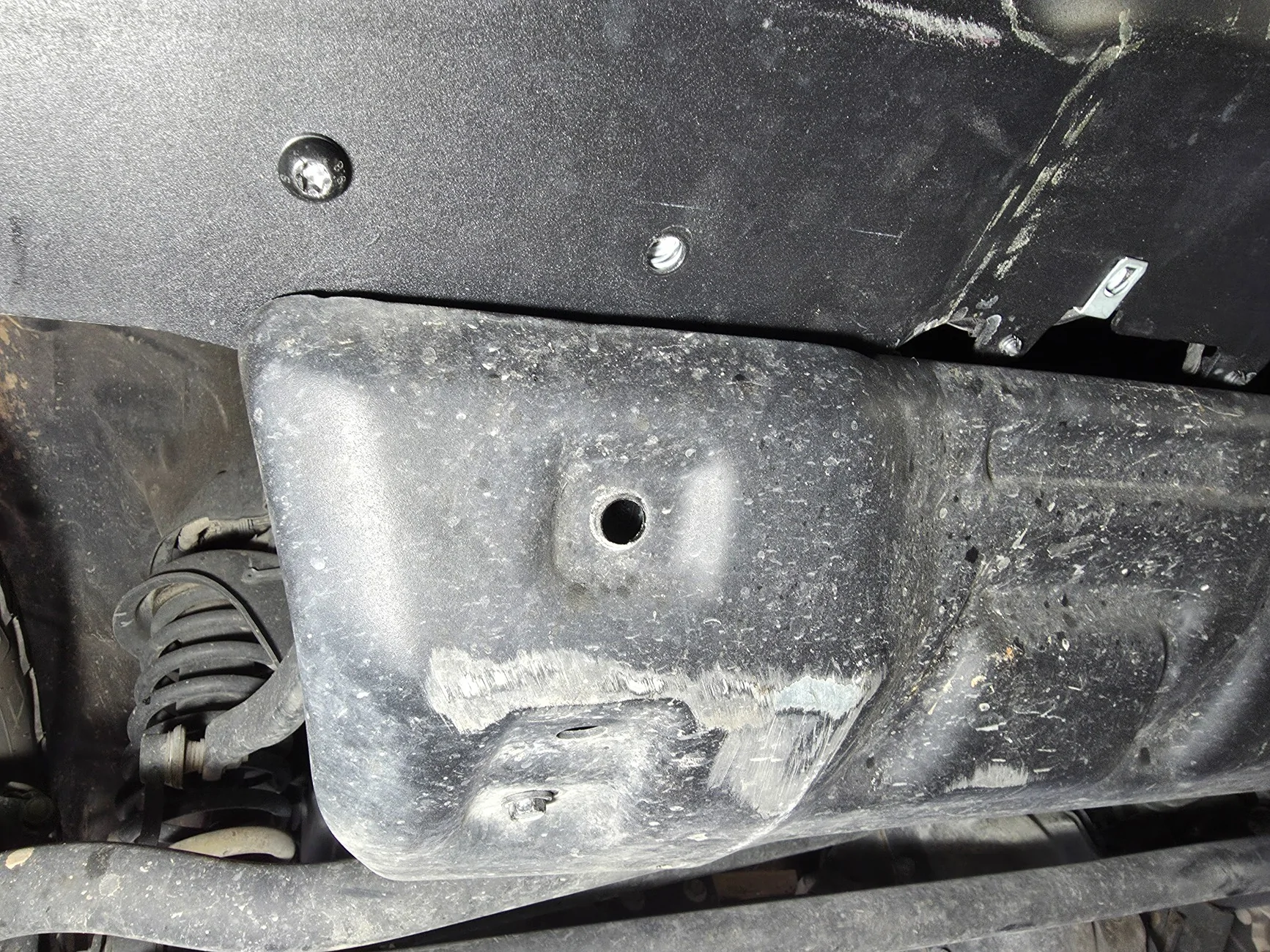 Jeep Gladiator Original Rubicon Skidplate won't fit. 20260315_142144